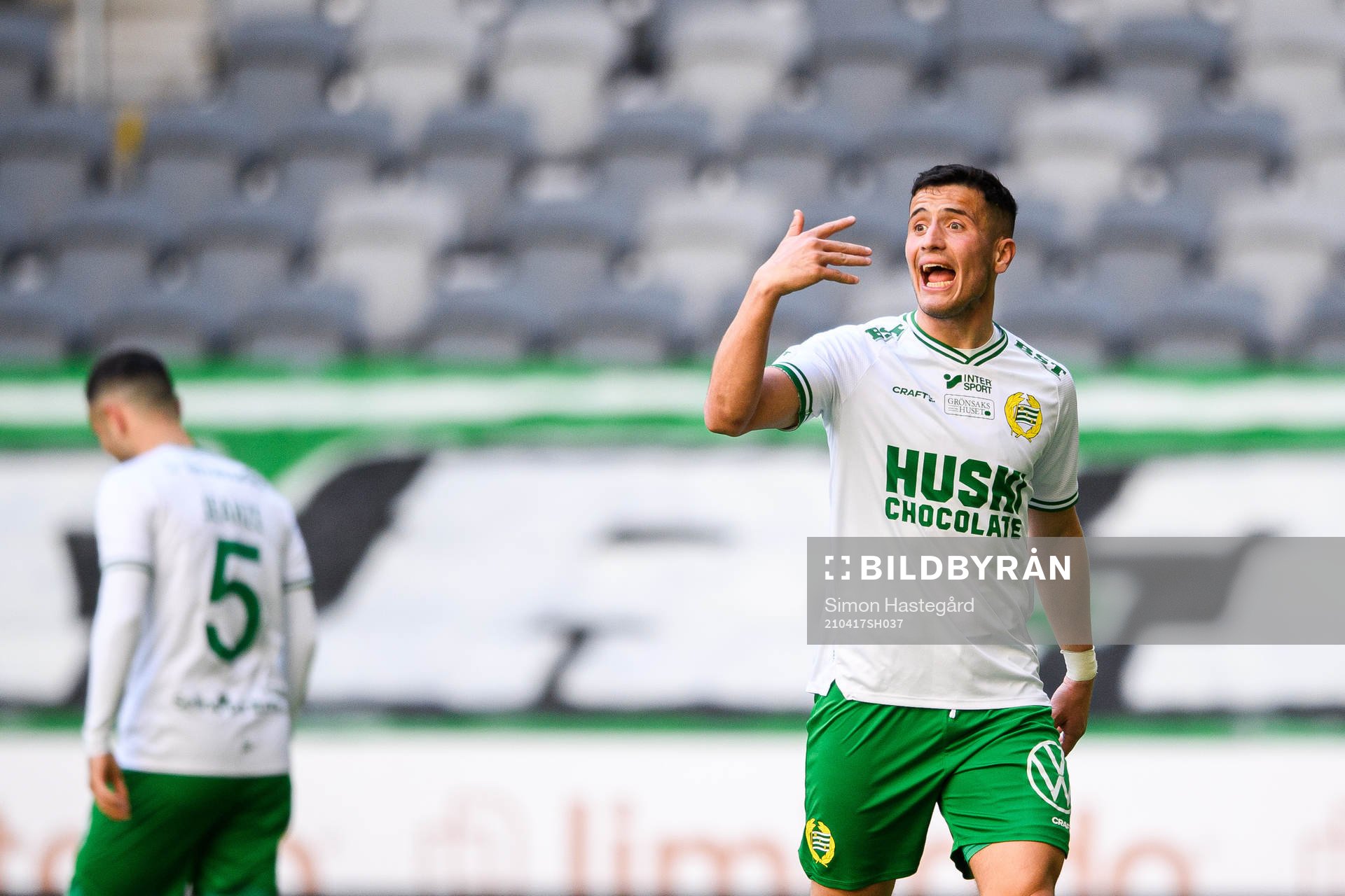 Hammarbys Astrit Selmani reagerar