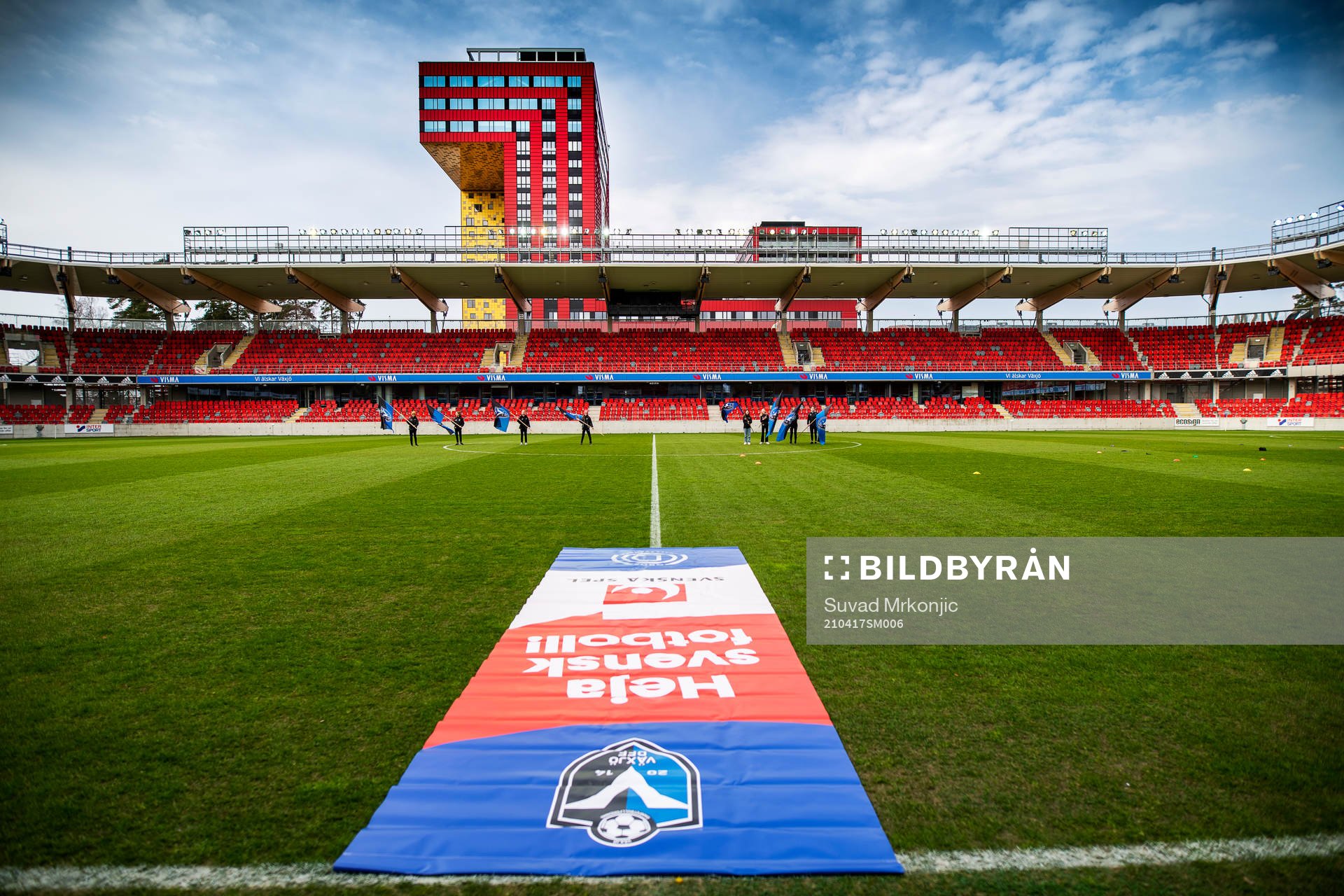 Reklamskylt med Obos logotyp