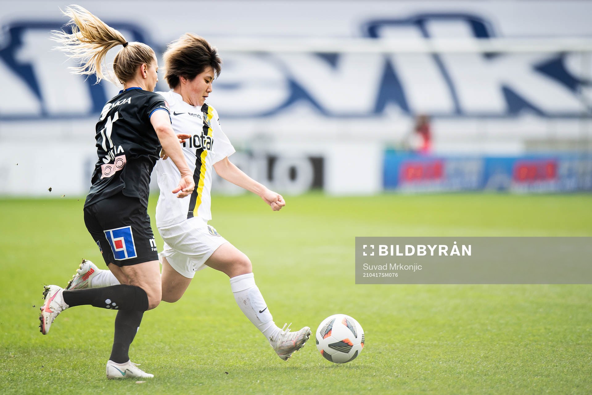 s Honoka Hayashi och Växjös Emmi Alanen