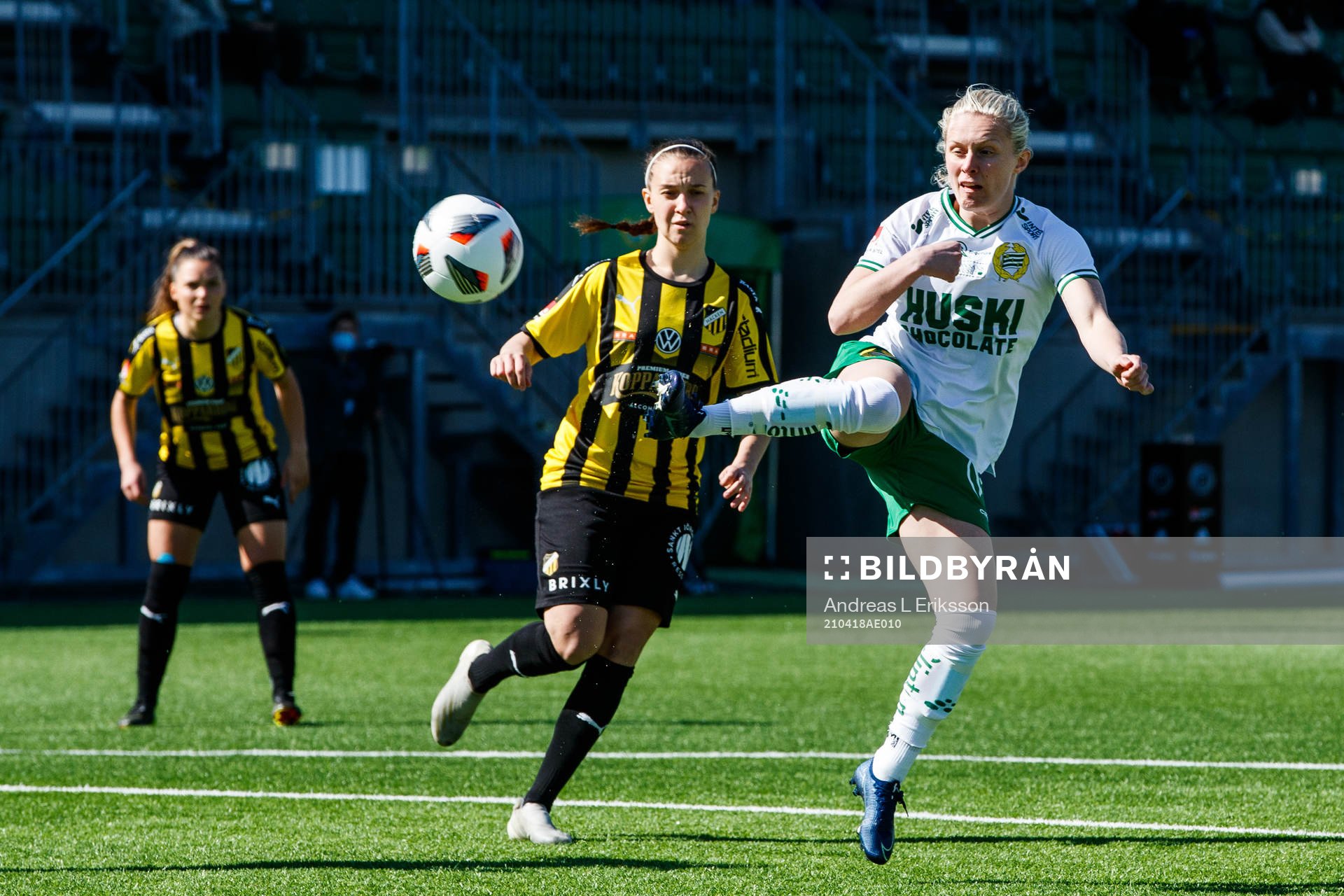 Häckens Filippa Angeldahl och Hammarbys Emilia Larsson