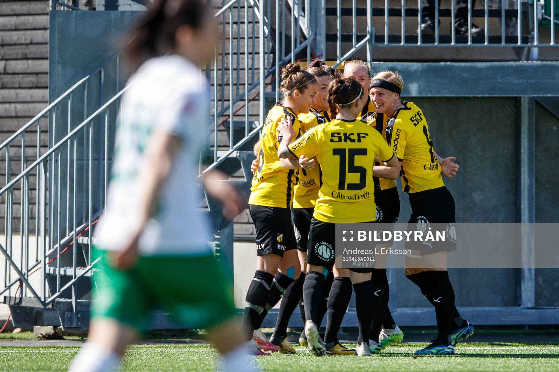 Häckens spelare jublar