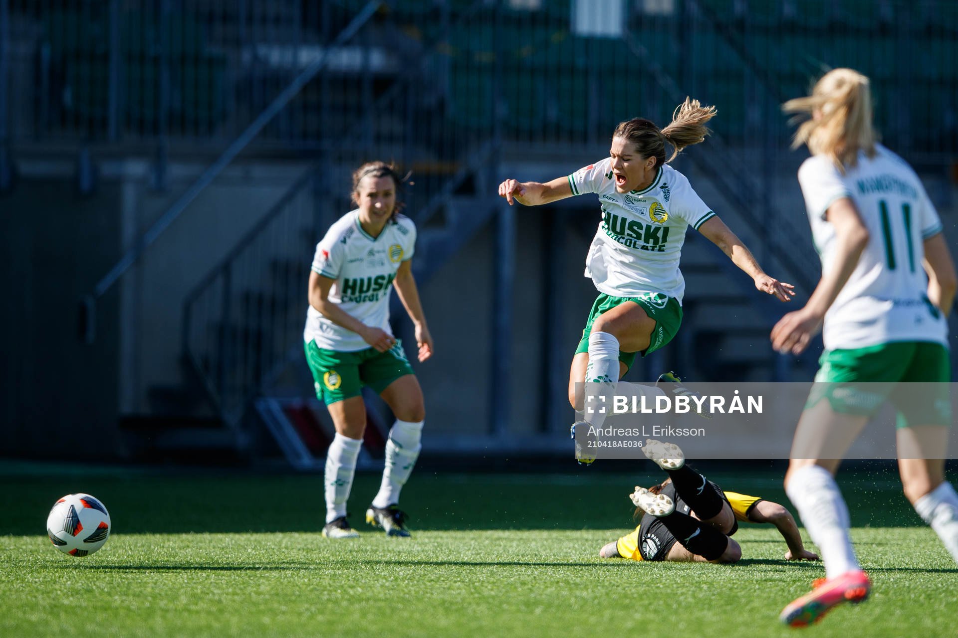 Hammarbys Hanna Folkesson och Häckens Lotta Ökvist