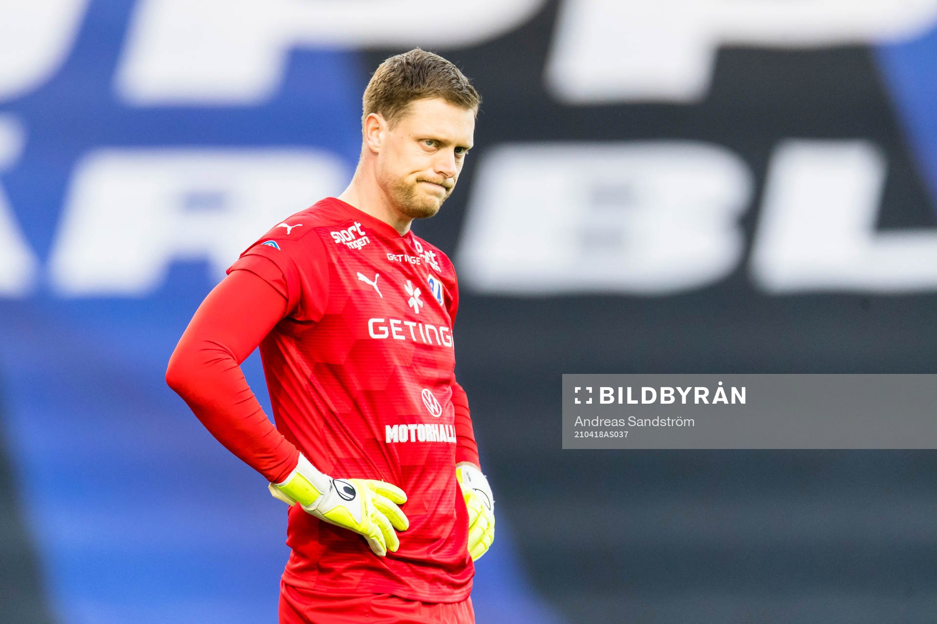 Halmstads målvakt Malkolm Nilsson Säfqvist deppar