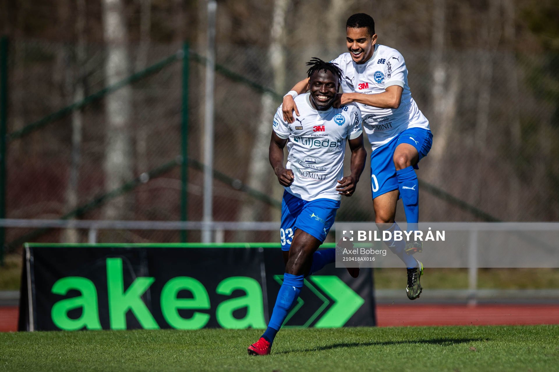 Värnamos Alhassan A Haestad Kamara jublar