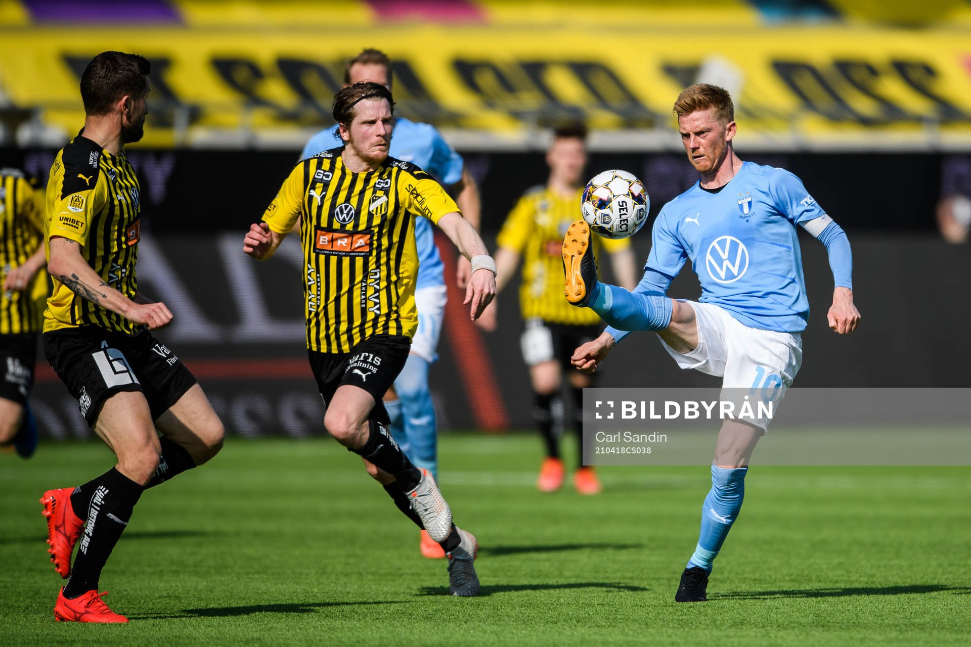 Häckens Erik Friberg och Malmö FFs Jonas Knudsen
