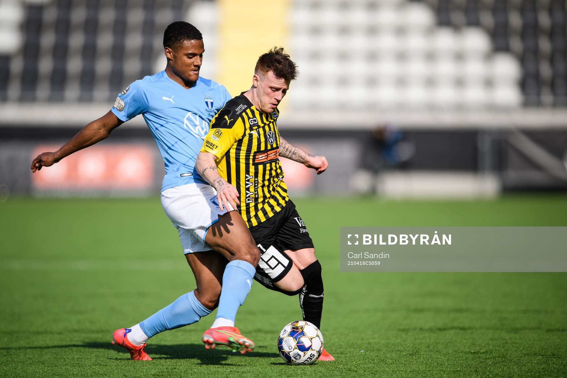 Malmö FFs Amin Sarr och Häckens Tobias Heintz