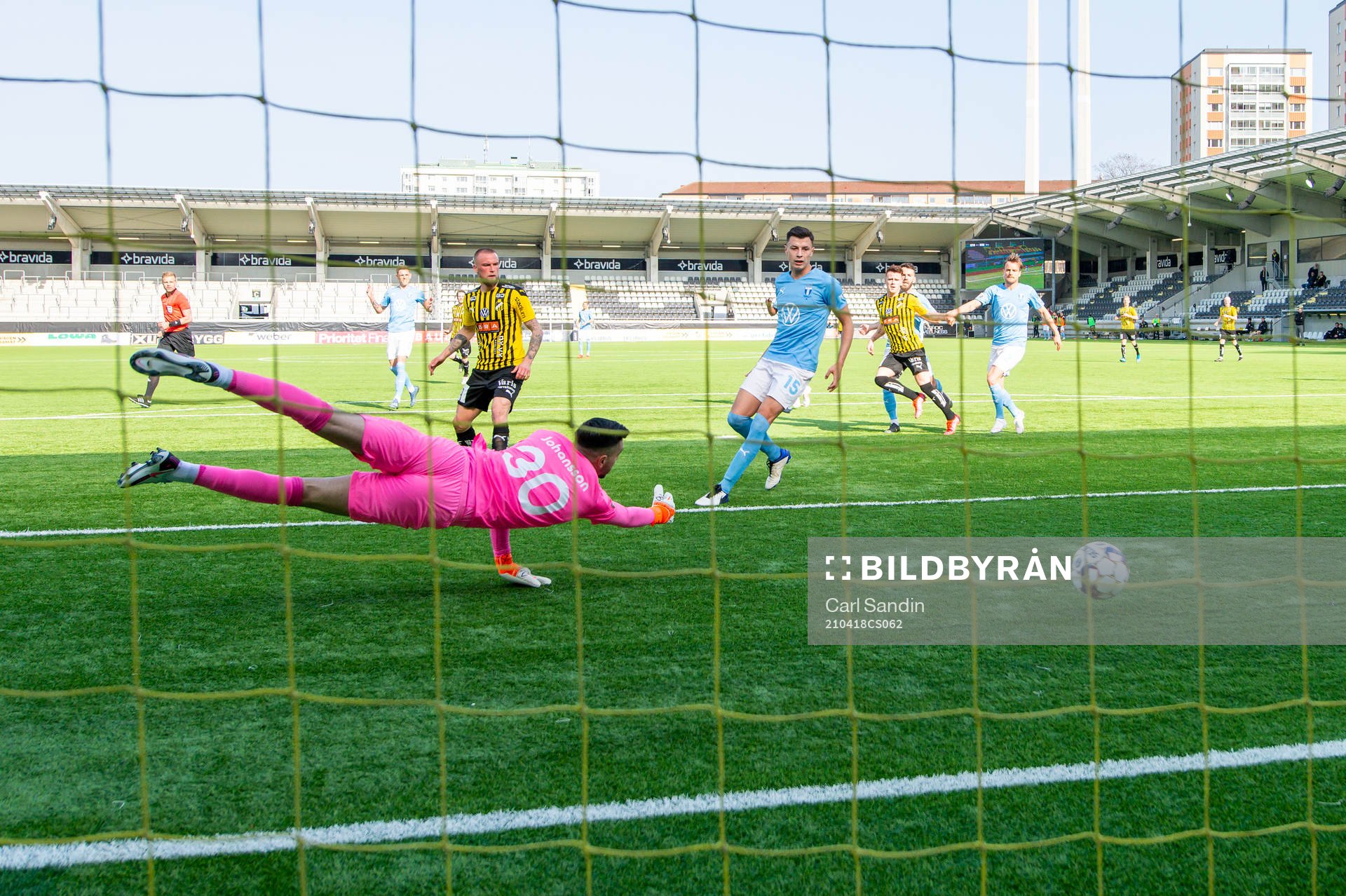 Häckens Benie Adama Traore gör 1-2 bakom Malmö FFs