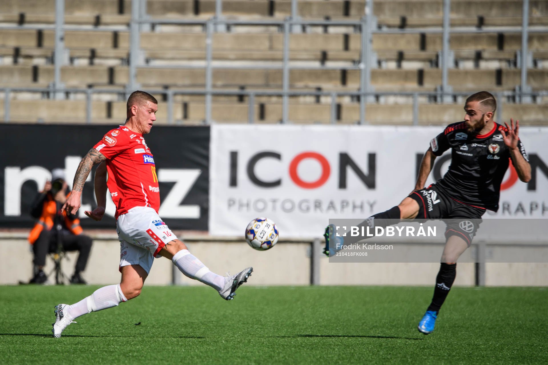 Degerfors Victor Edvardsen och Kalmars Filip Sachpekidis