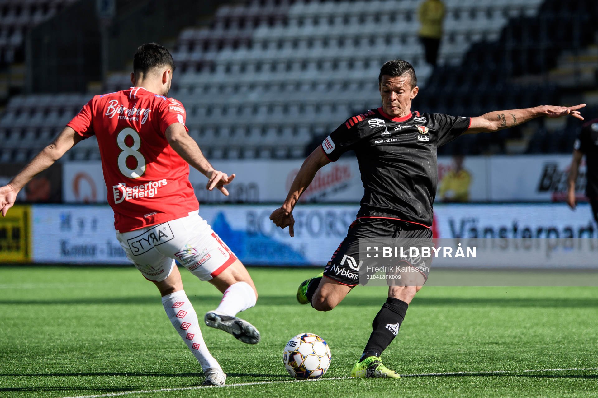 Degerfors Ferhad Ayaz och Kalmars Romario Pereira Sipiao