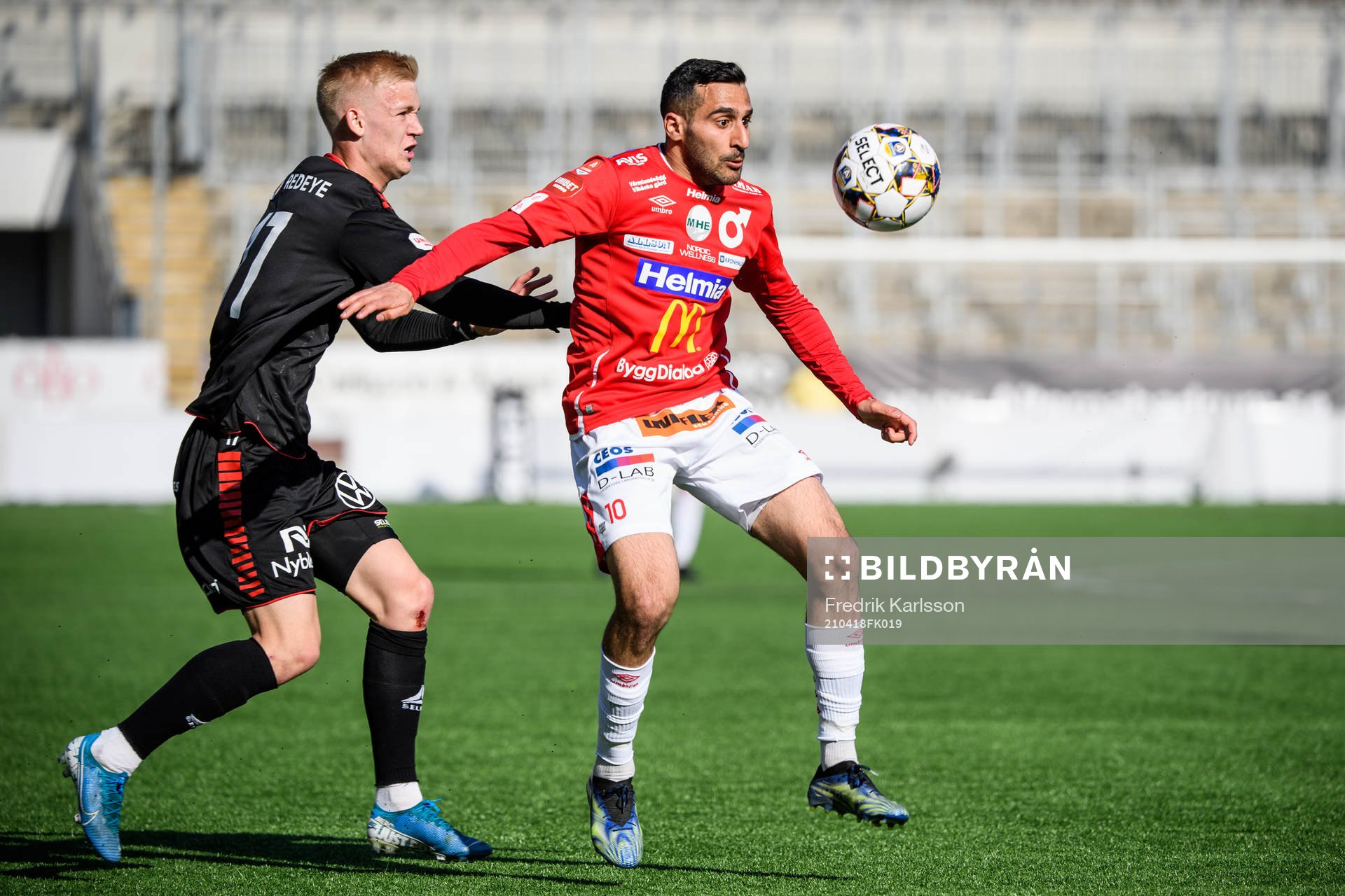 Kalmars Carl Gustafsson och Degerfors Sargon Abraham