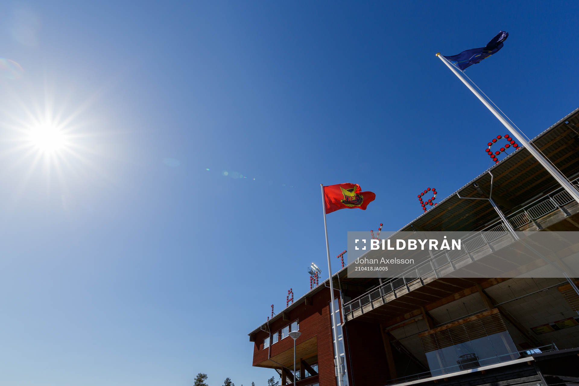 Flagg med Östersunds logga på