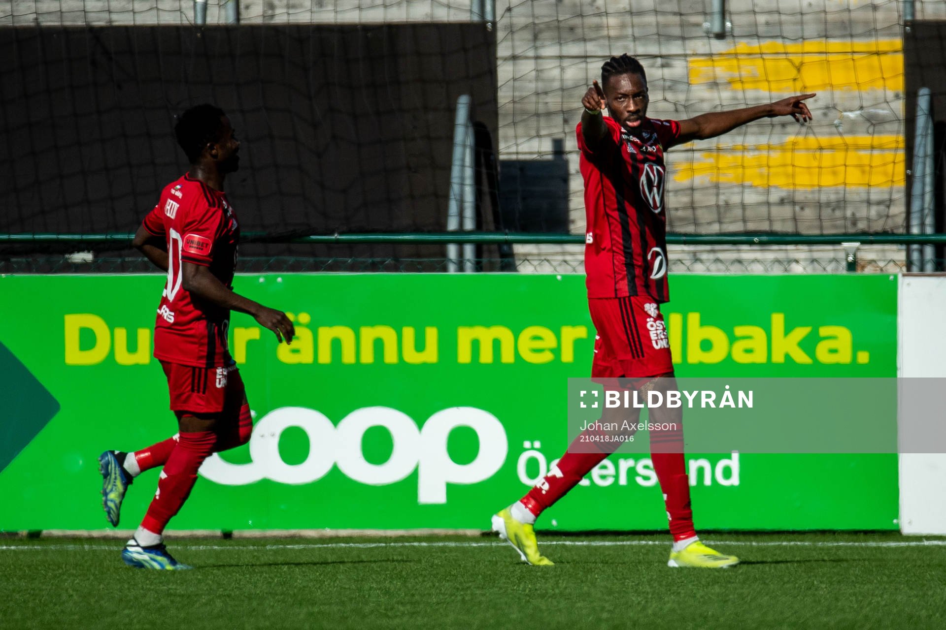 Östersunds Blair Turgott jublar