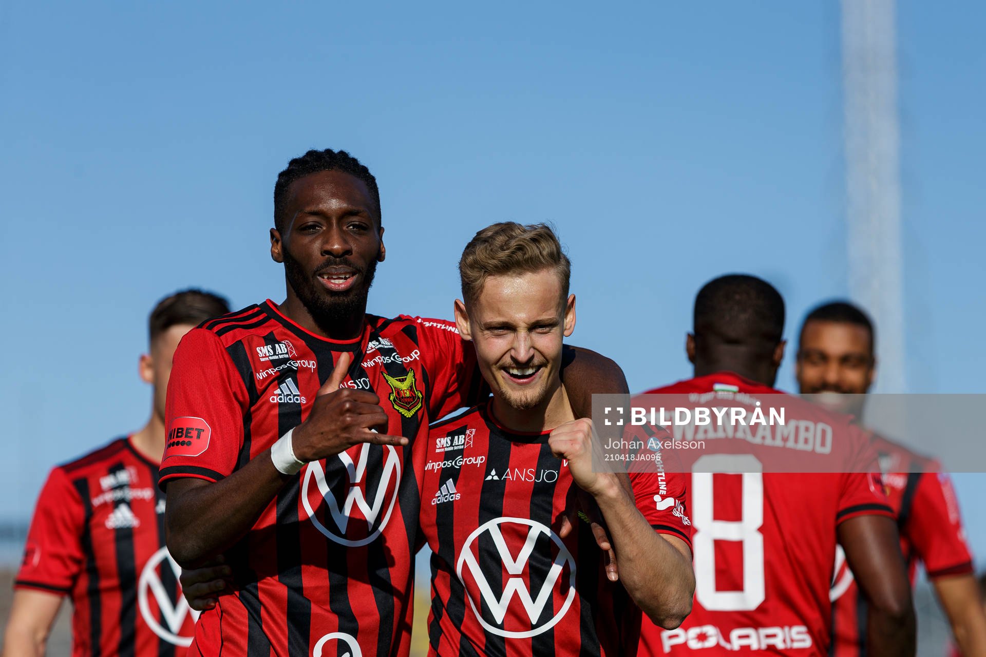 Östersunds Blair Turgott och Henrik Bellman jublar