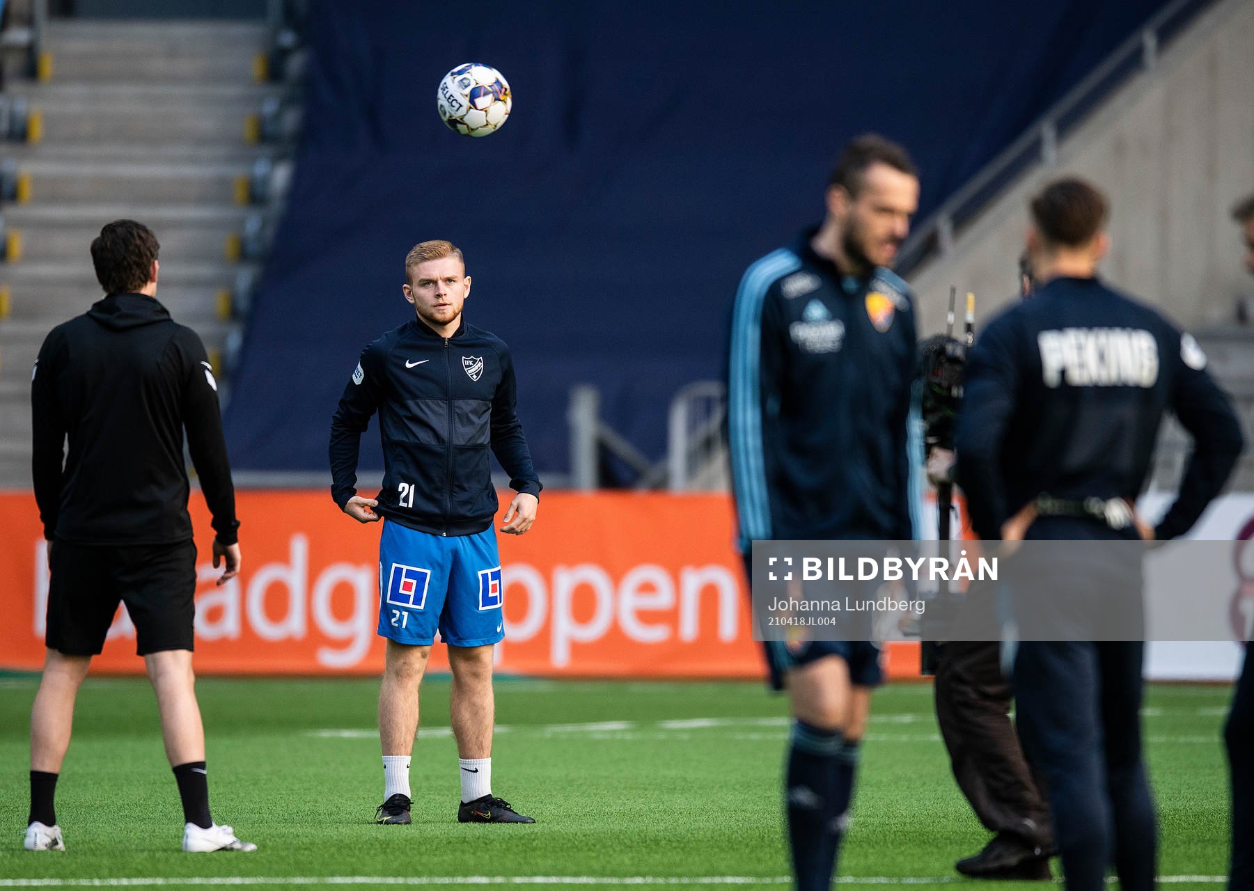 IFK Norrköpings Dino Salihovic värmer upp