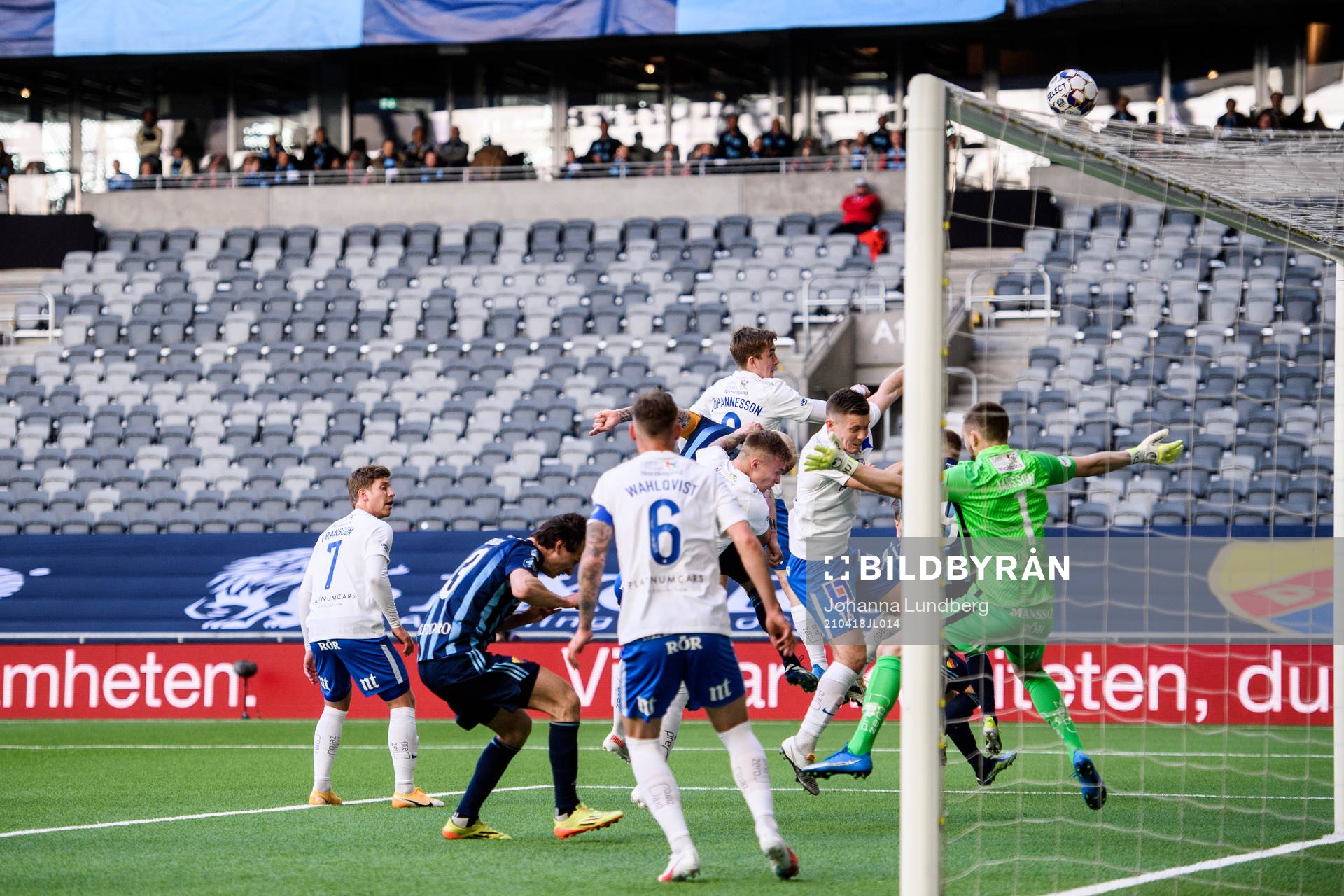 IFK Norrköpings Viktor Agardius och målvakt Oscar Jansson