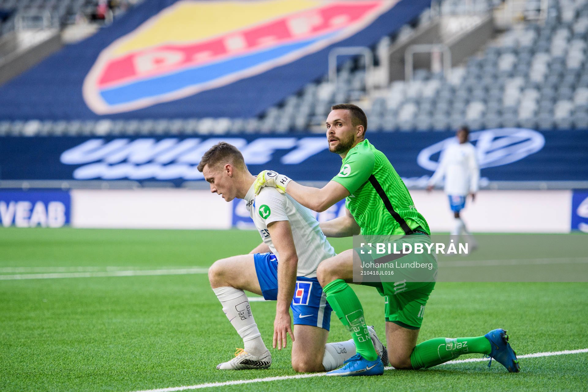 IFK Norrköpings Viktor Agardius och målvakt Oscar Jansson