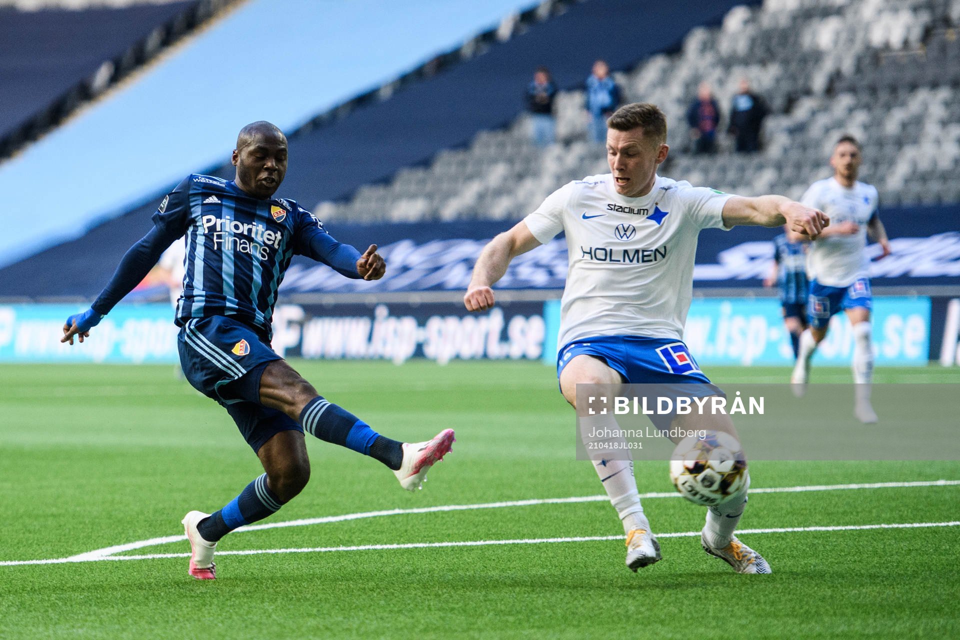 Djurgårdens Edward Chilufya och IFK Norrköpings Viktor