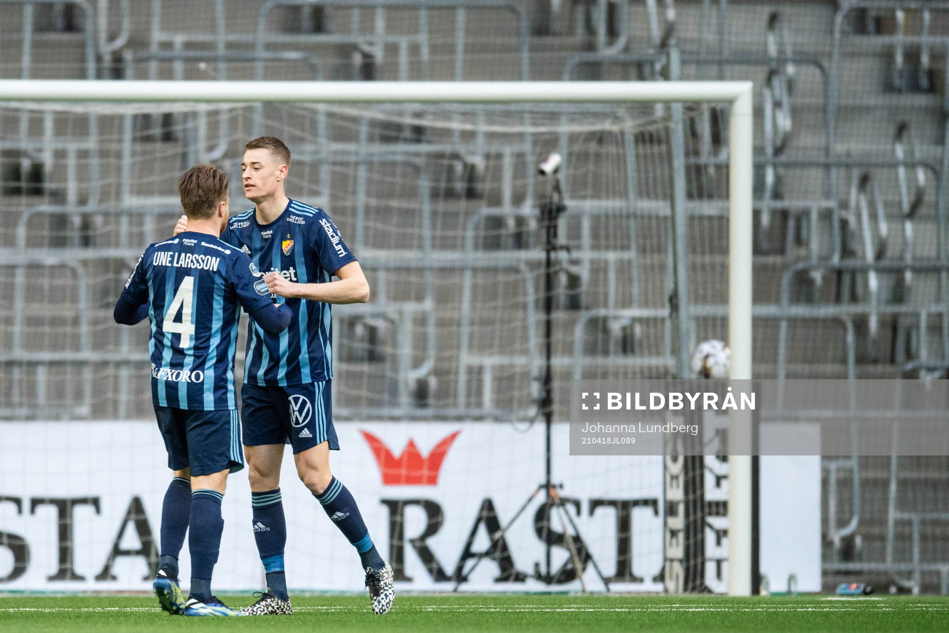 Djurgårdens Jacob Une Larsson och Jesper Löfgren jublar