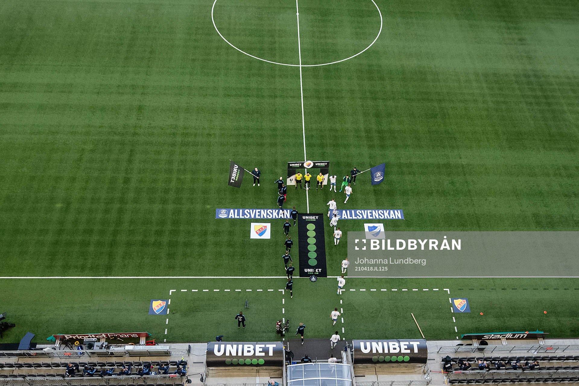 Spelarna gör entré på Tele2 arena