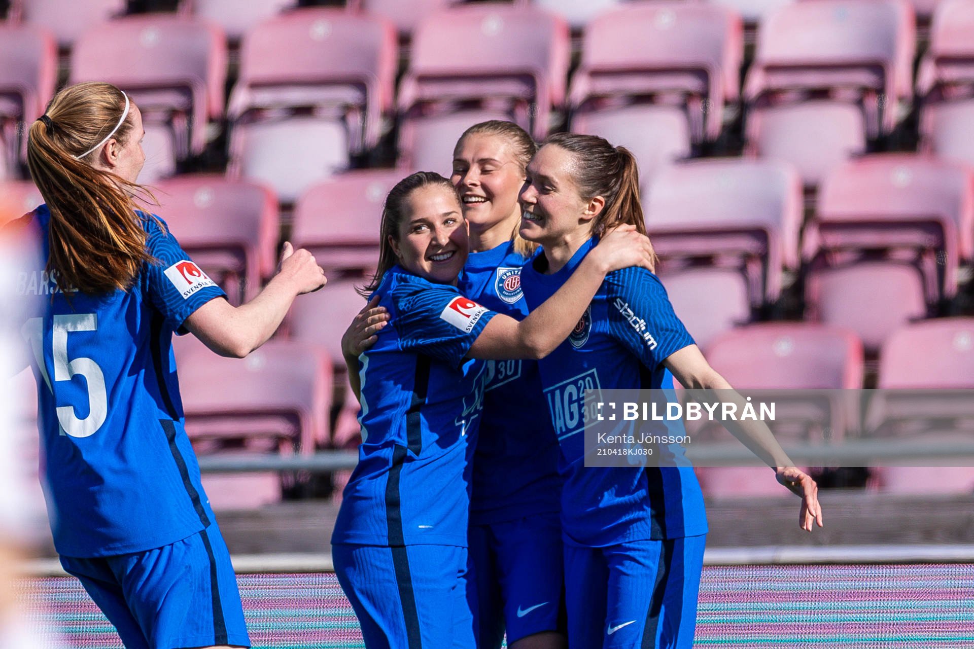 Eskilstunas Felicia Rogic jublar med Felicia Saving