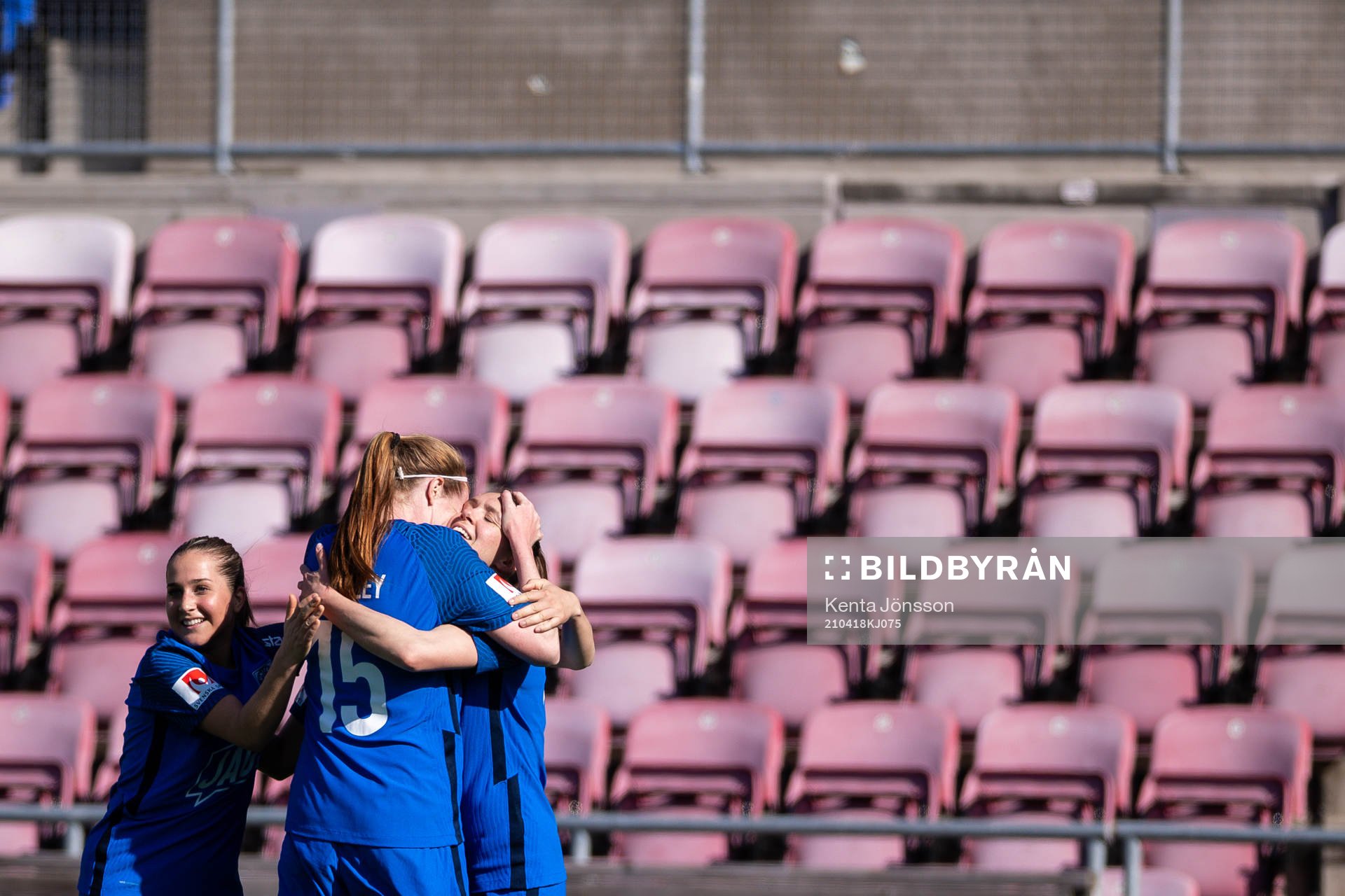 Eskilstunas Felicia Saving, Vaila Barsley och Felicia Rogic