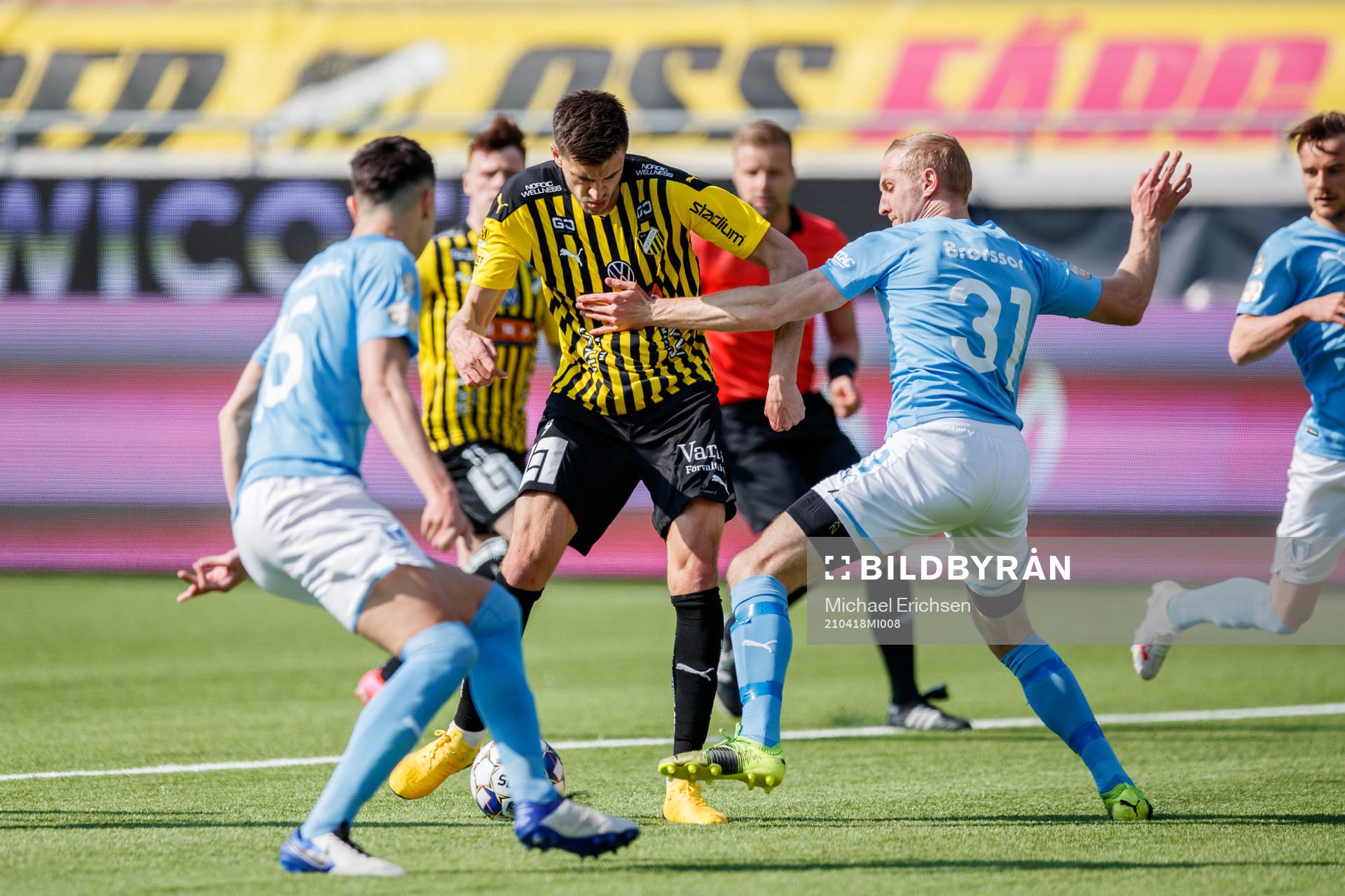 Häckens Alexander Jeremejeff  och Malmö FFs Franz Brorsson