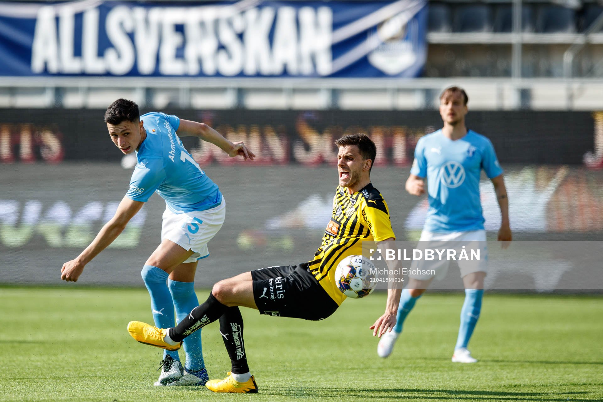 Malmö FFs Anel Ahmedhodzic och Häckens Alexander