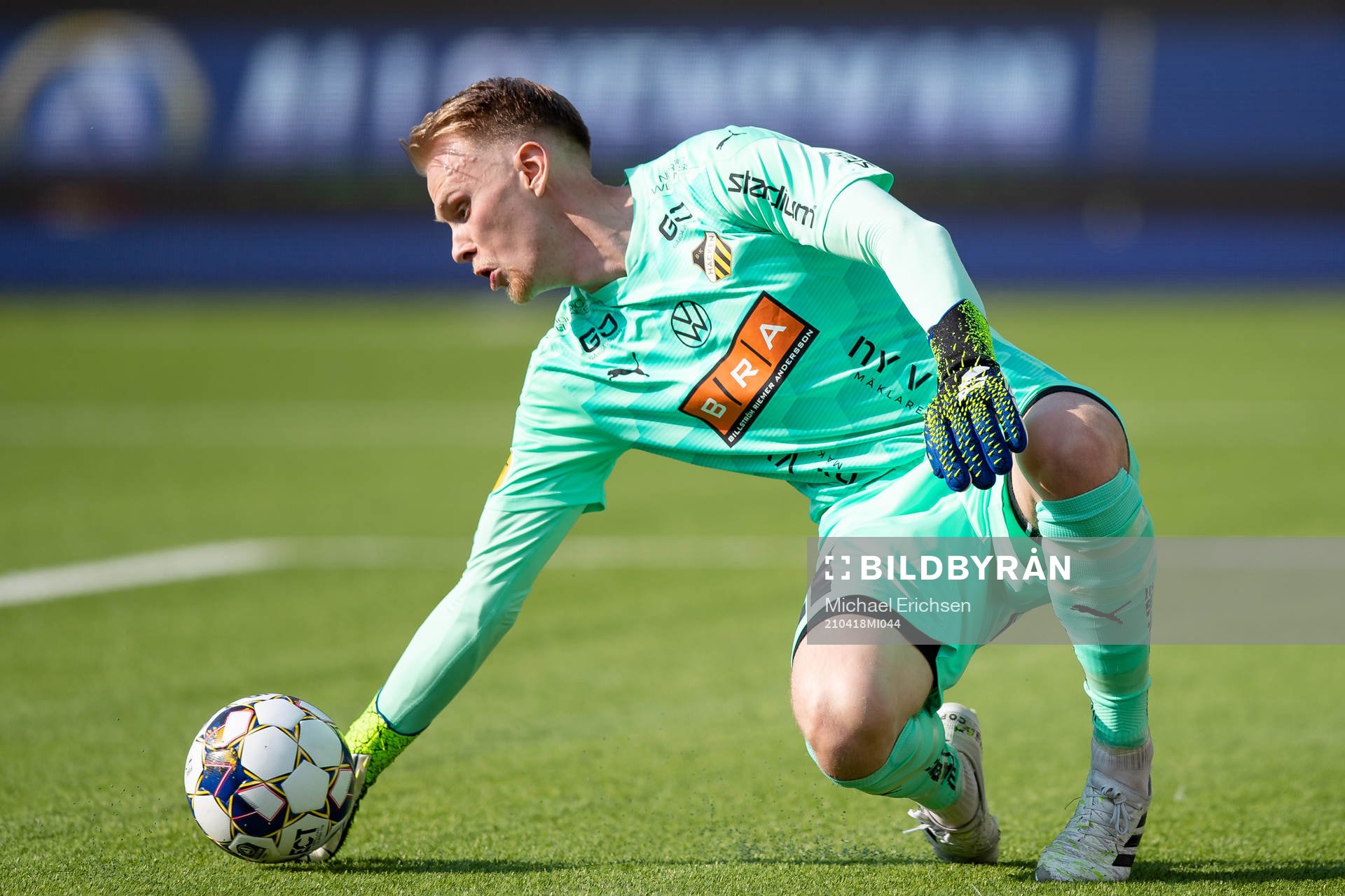 Häckens målvakt Pontus Dahlberg med en räddning
