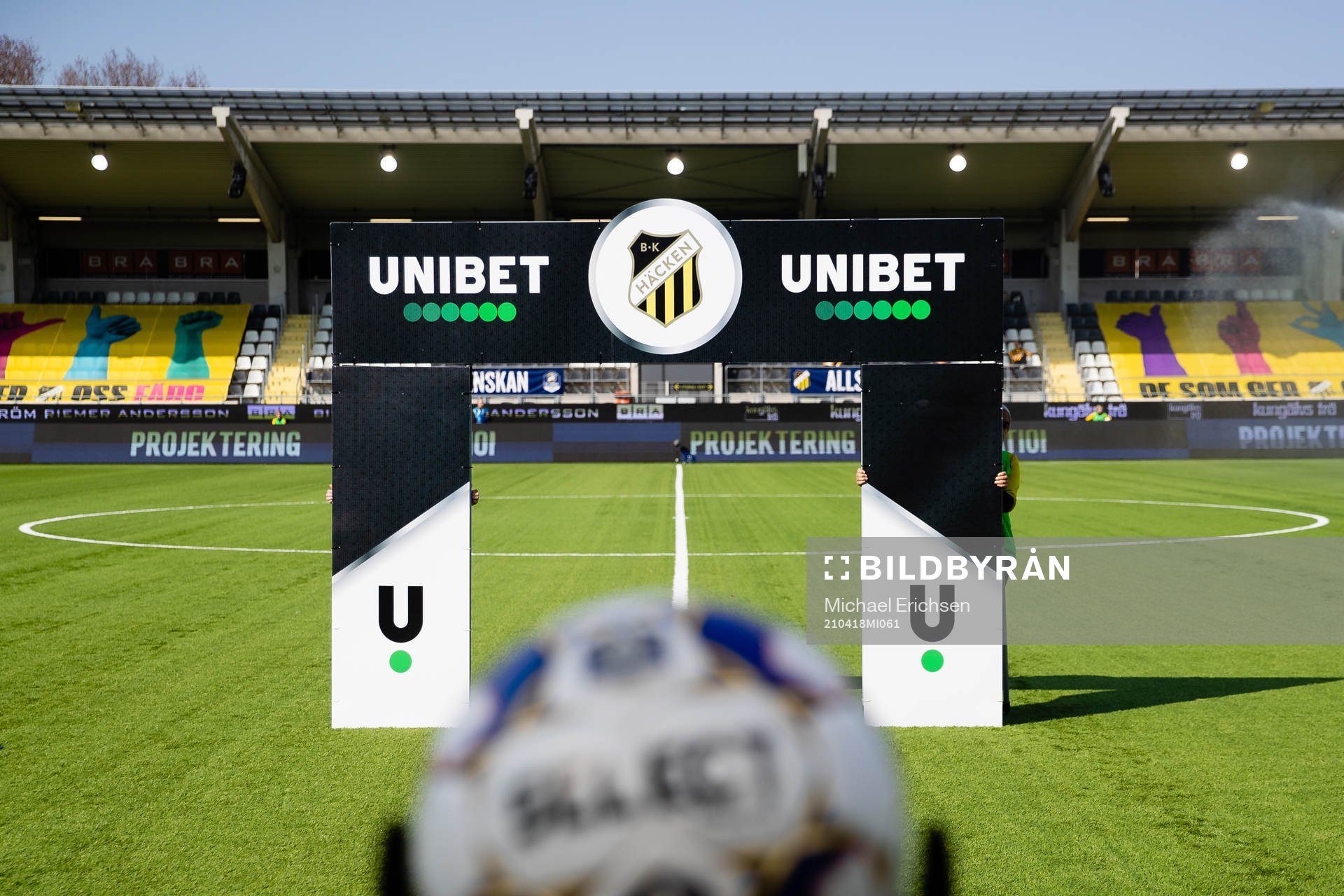 En portal med Unibet logo innan fotbollsmatchen i Allsvenskan mellan Häcken och Malmö FF den 18 april 2021 i Göteborg. 
