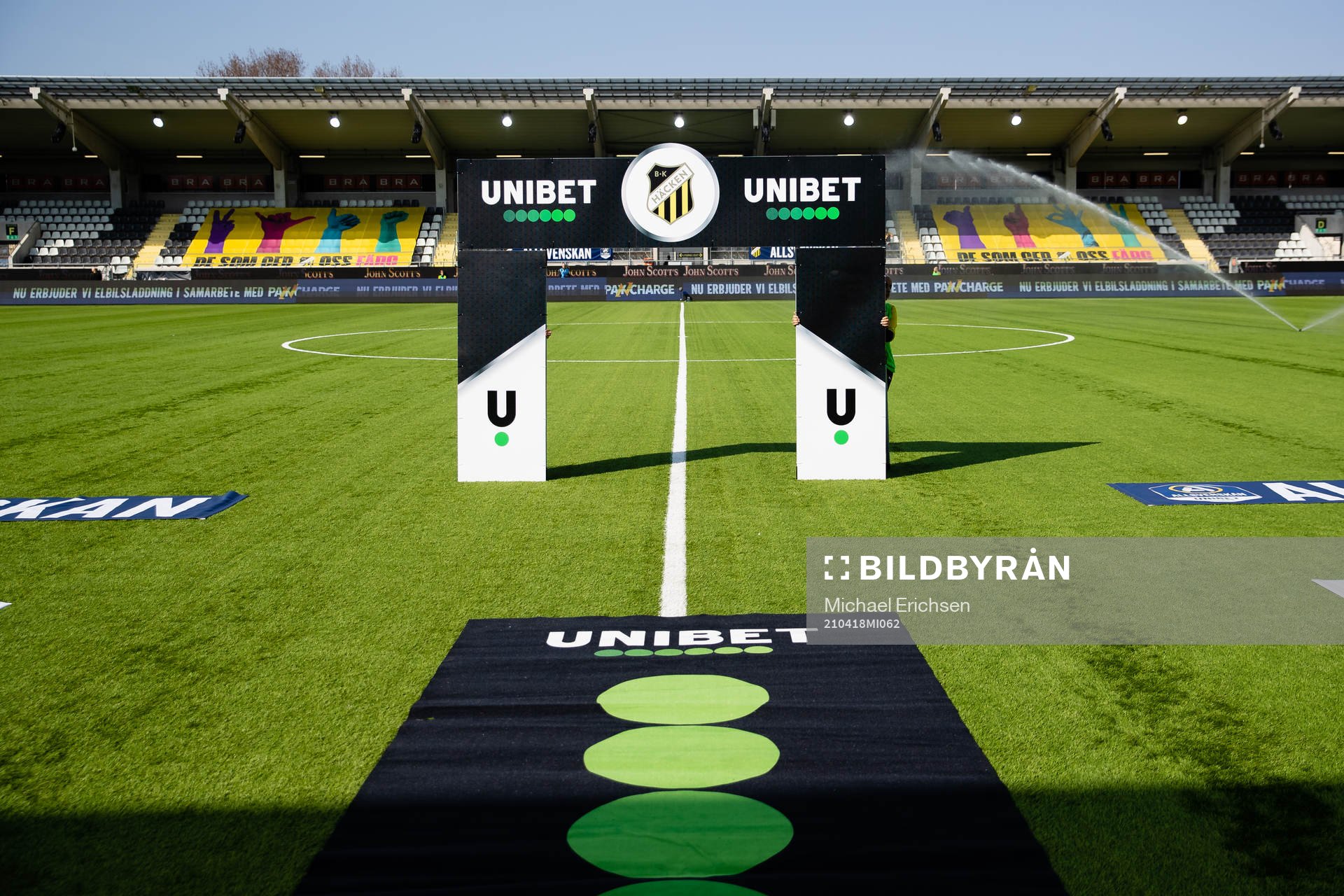 En portal med Unibet logo innan fotbollsmatchen i Allsvenskan mellan Häcken och Malmö FF den 18 april 2021 i Göteborg. 