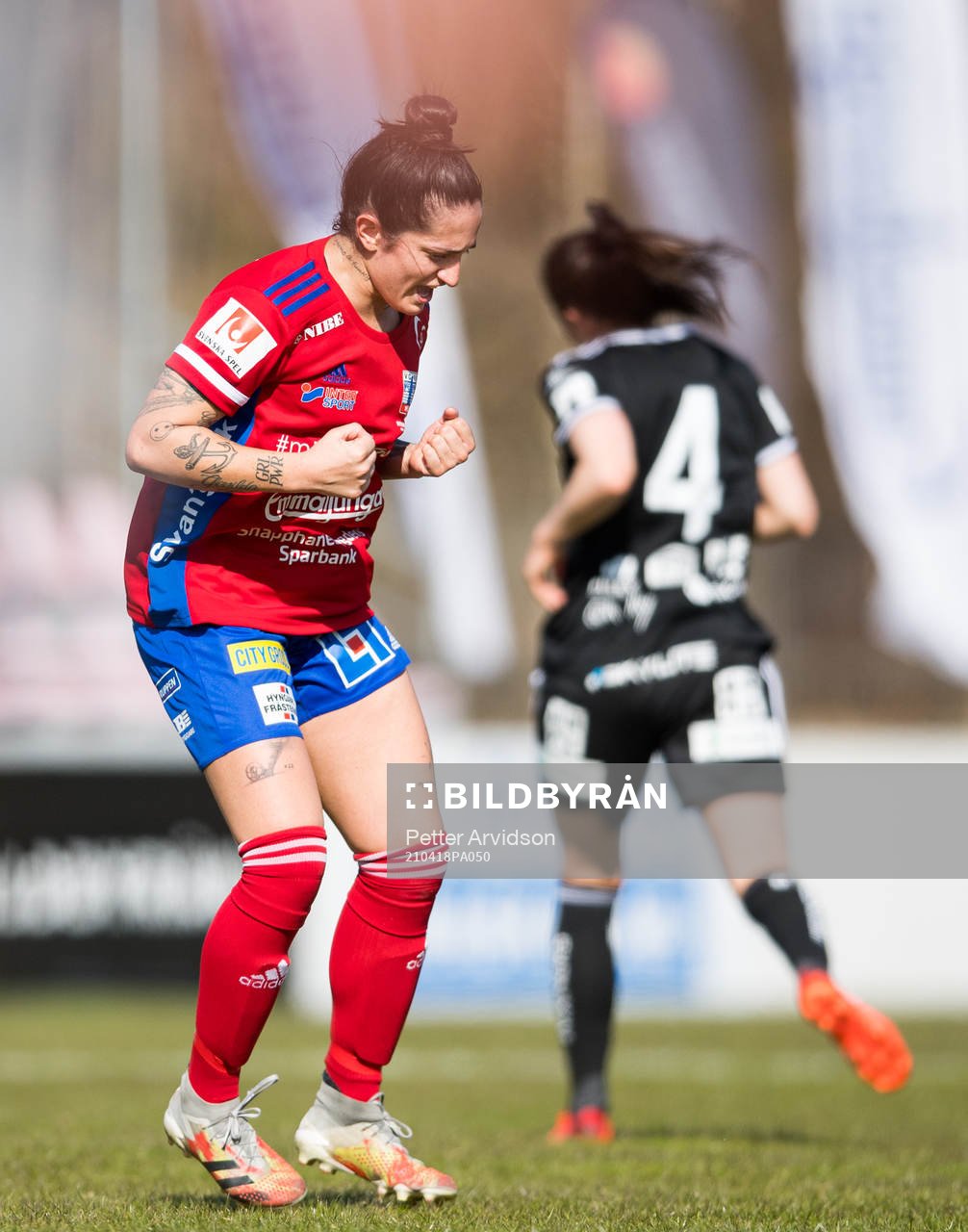Vittsjös Fernanda Da Silva jublar på slutsignalen under fotbollsmatchen i Damallsvenskan mellan Vittsjö och Piteå den 18 april 2021 i Vittsjö.