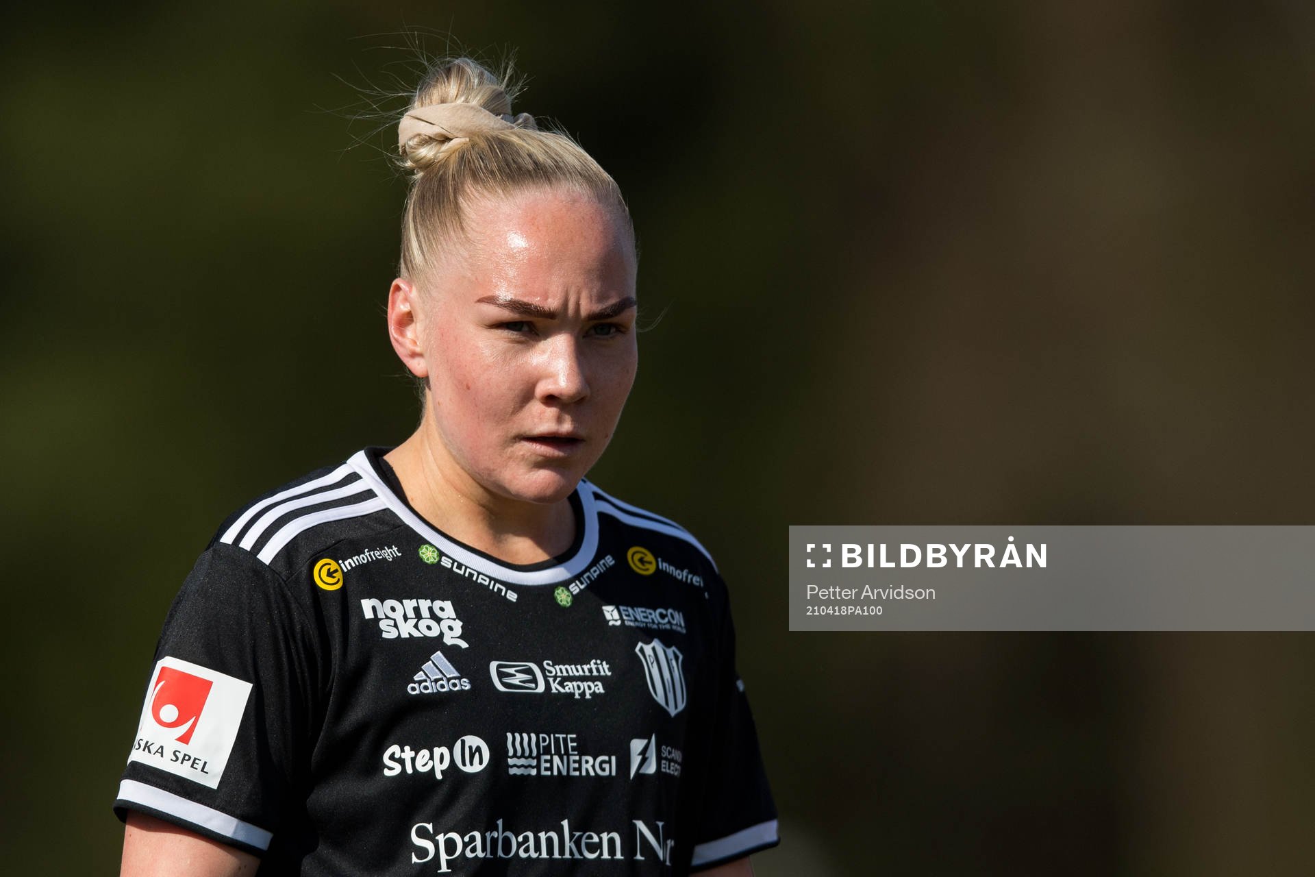 Piteås Ellen Karlsson under fotbollsmatchen i Damallsvenskan mellan Vittsjö och Piteå den 18 april 2021 i Vittsjö. 