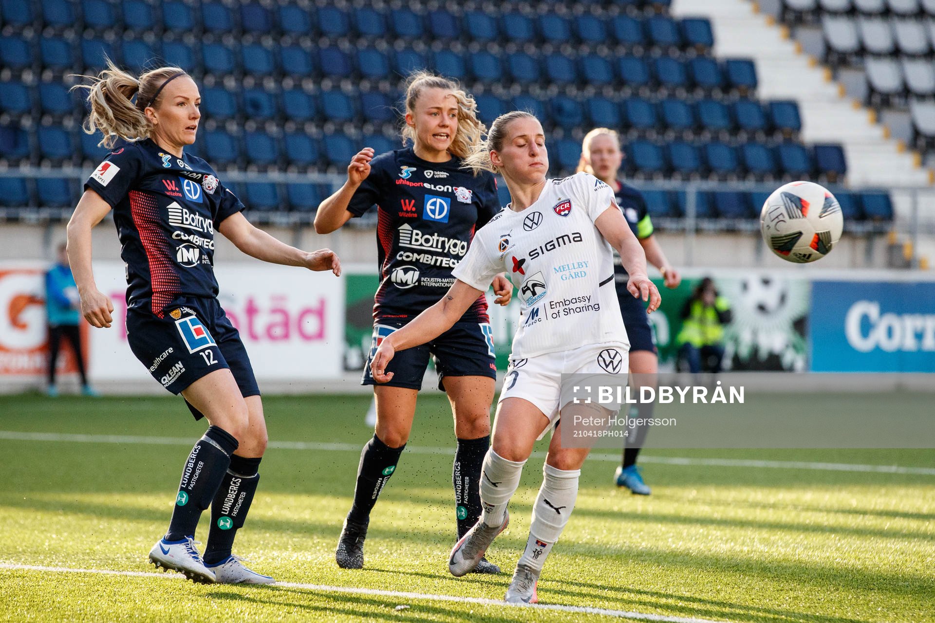 Linköpings Petra Johansson och Olga Ahtinen mot