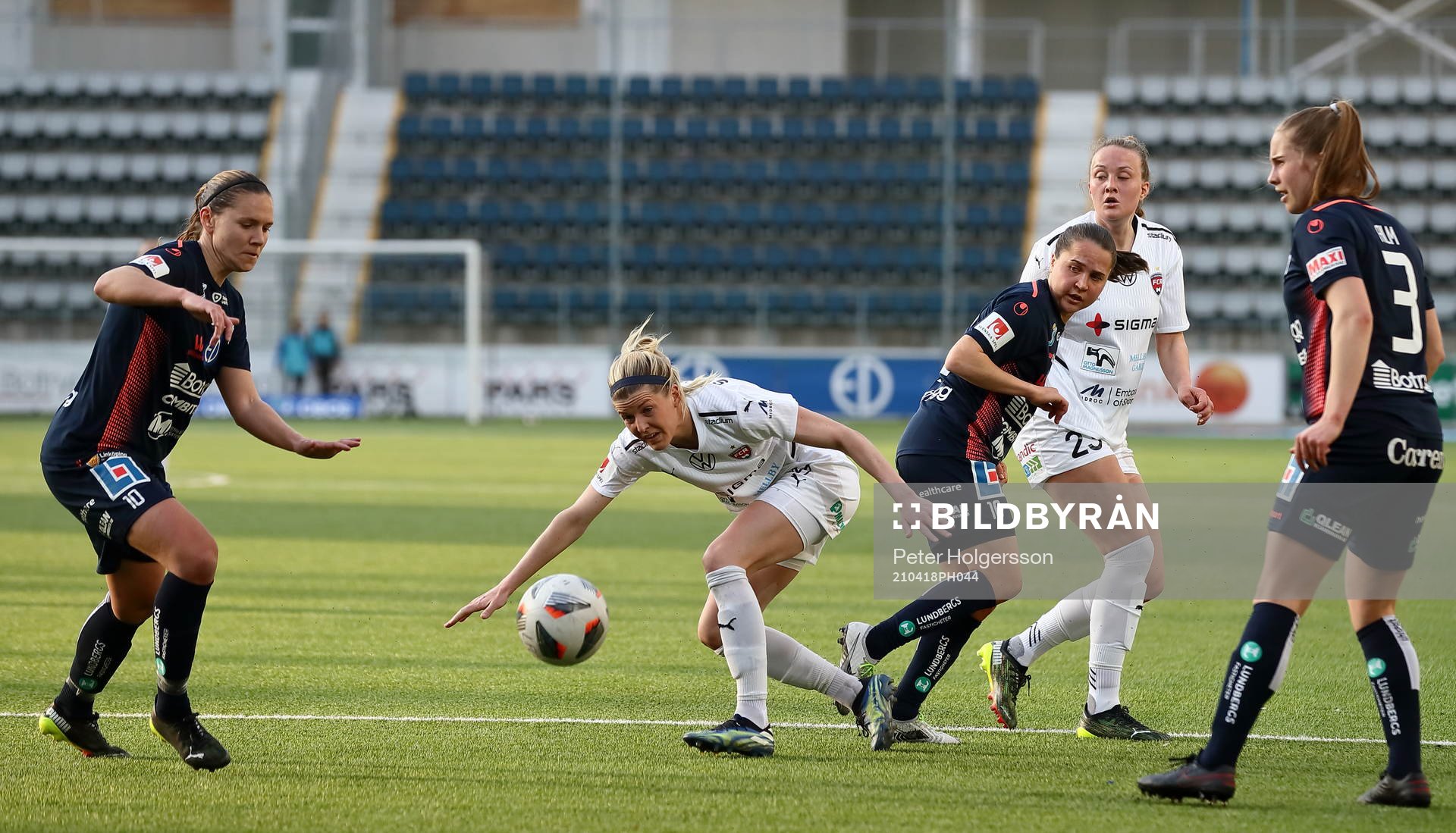 Linköpings Emma Lennartsson, Rosengårds Olivia Schough,