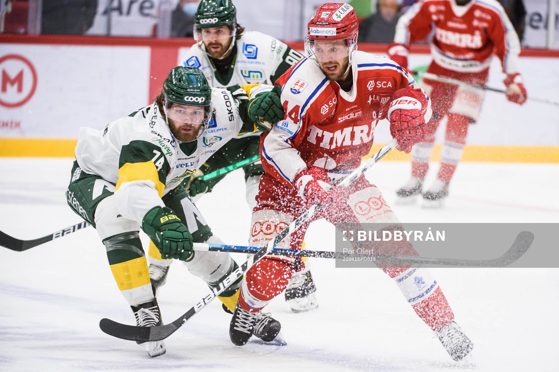 Björklövens Zach Palmquist och Timrås Jacob Blomqvist