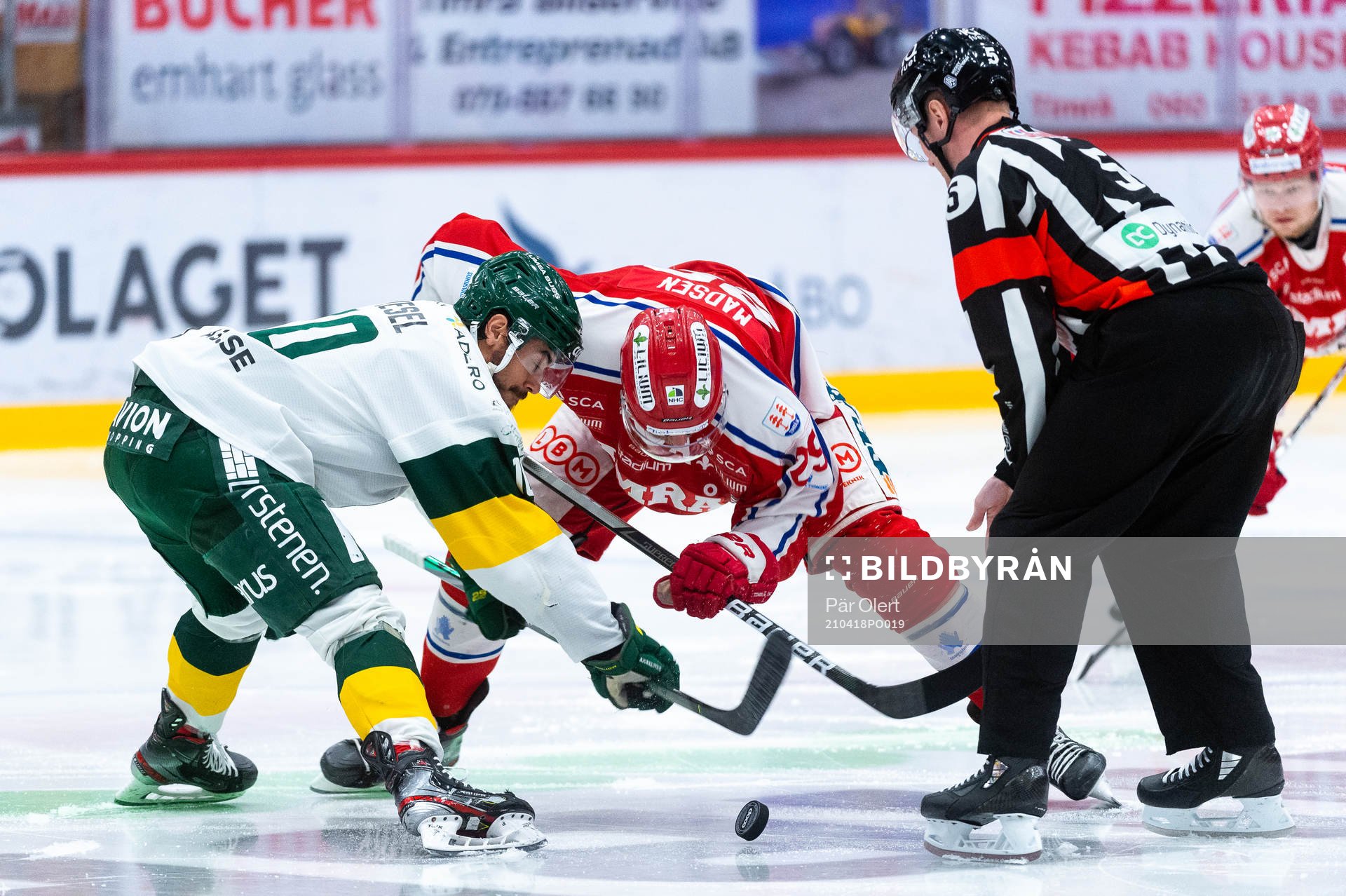 Björklövens Tyler Vesel och Timrås Morten Madsen