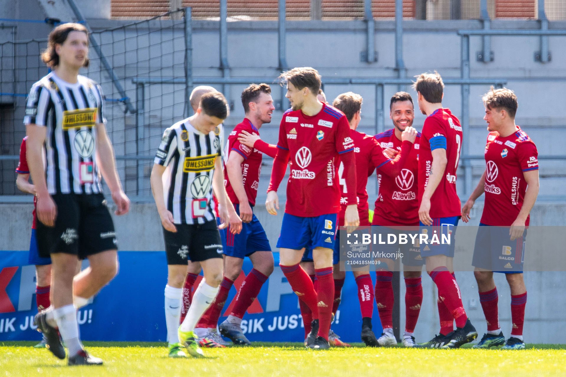 Östers spelare jublar