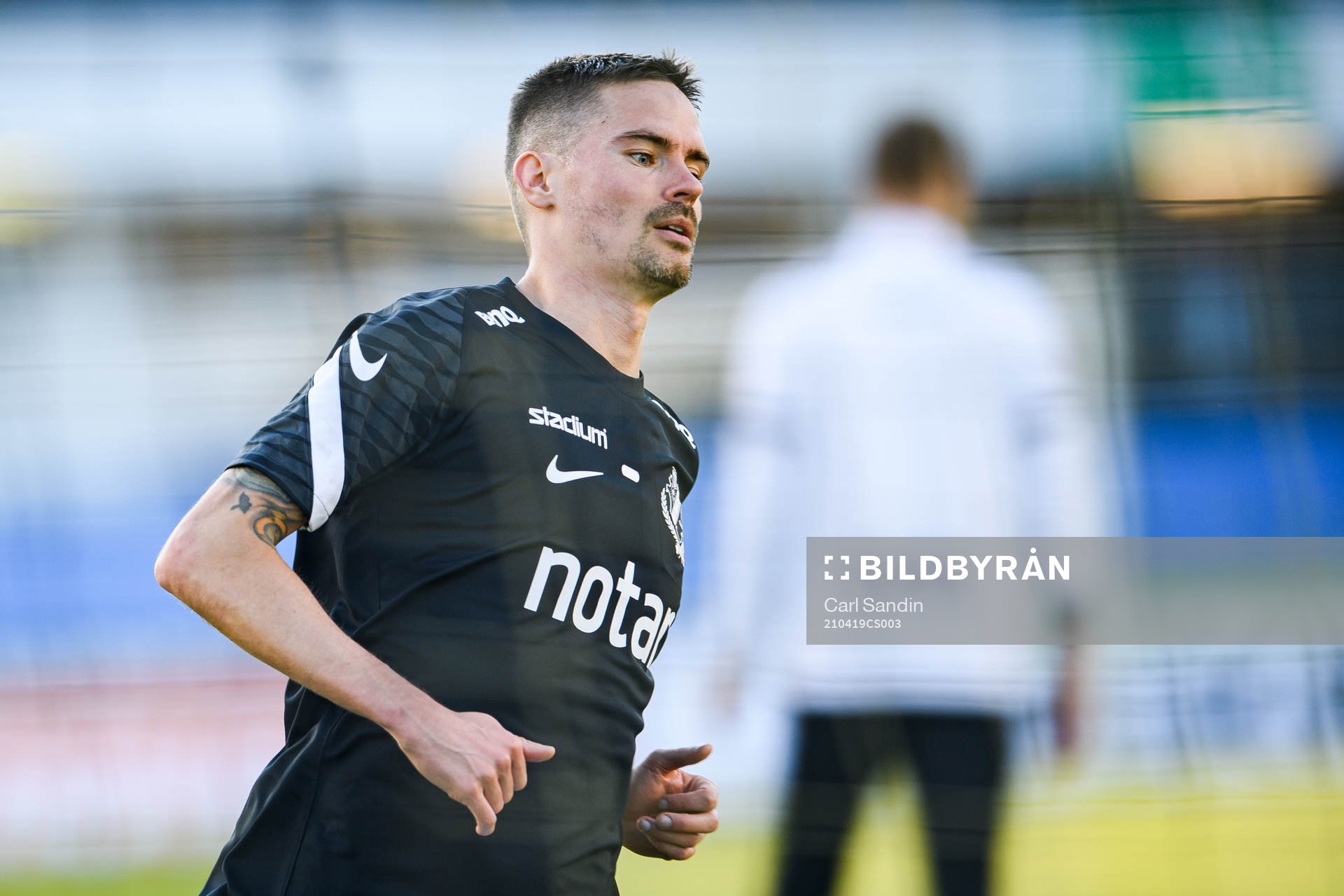 s Mikael Lustig
