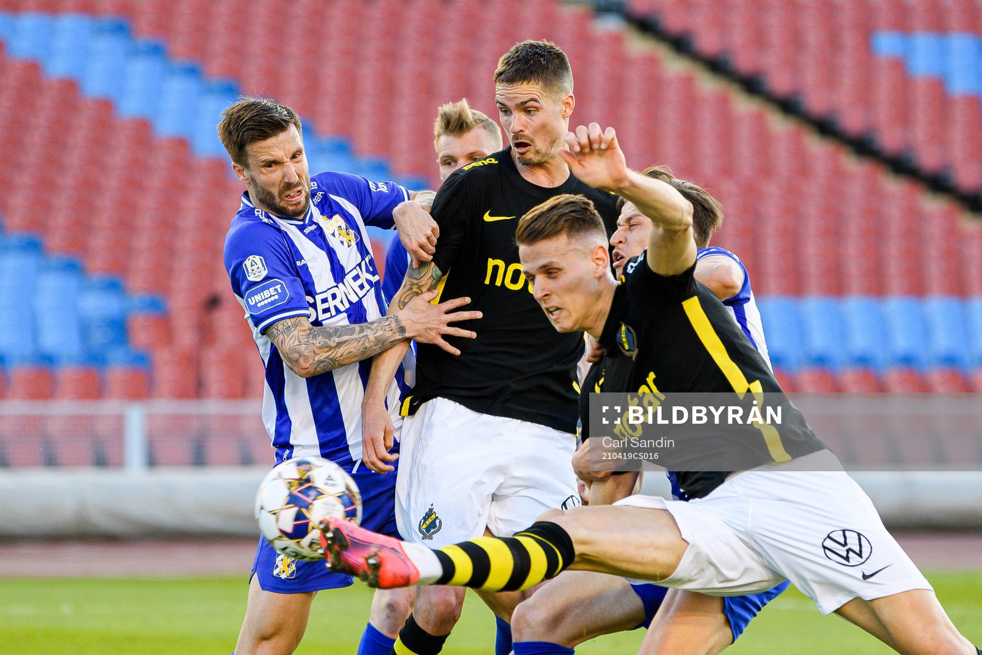 s Mikael Lustig