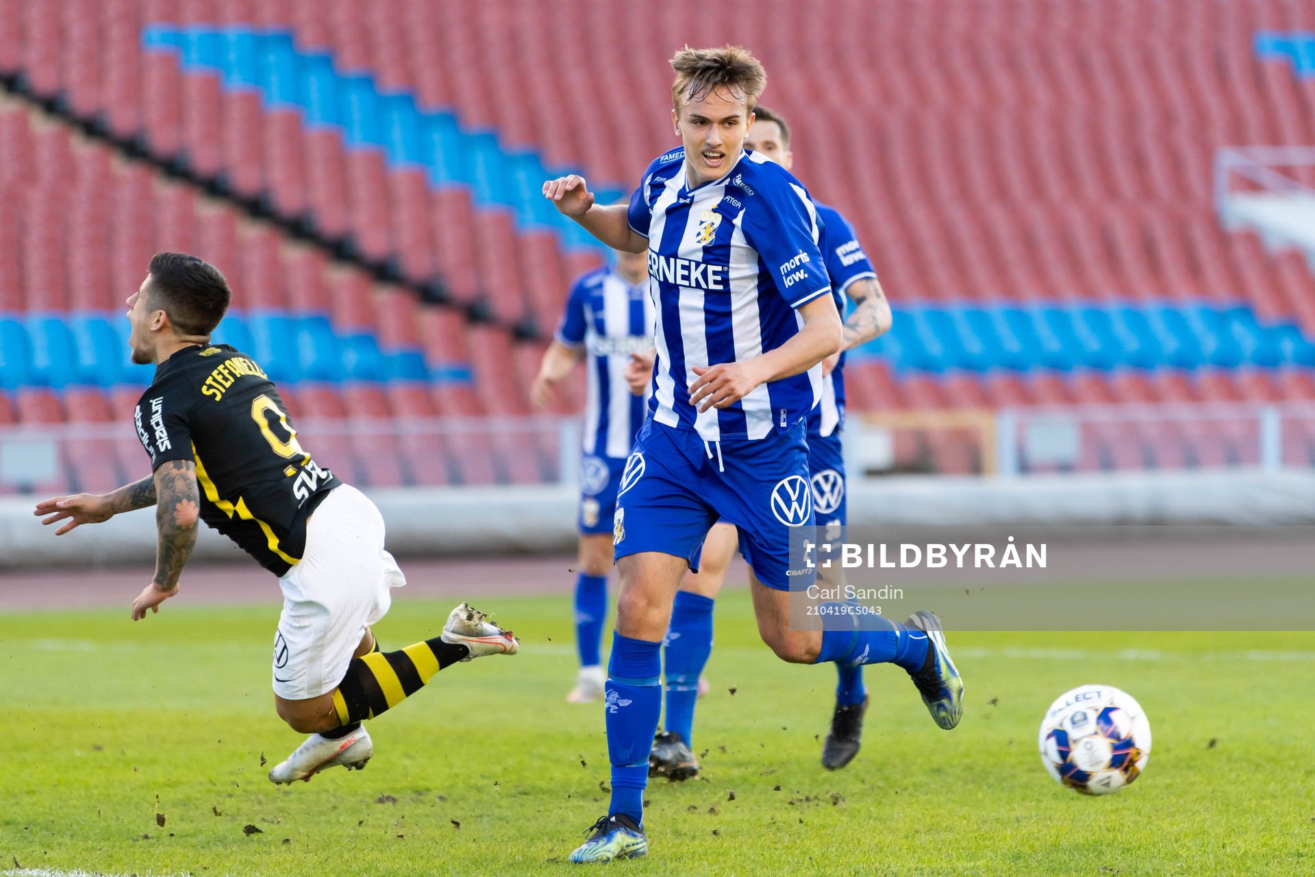s Nicolas Stefanelli och IFK Göteborgs Jesper Tolinsson