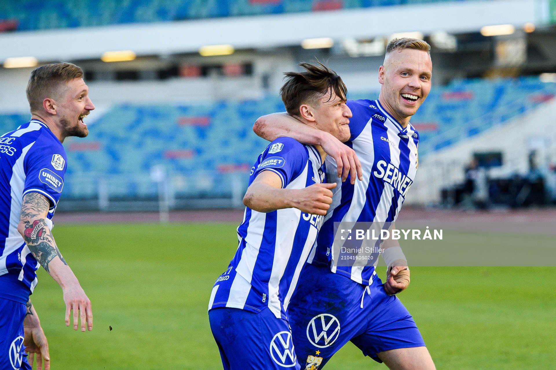 IFK Göteborgs Simon Thern och Kolbeinn Sigthorsson jublar