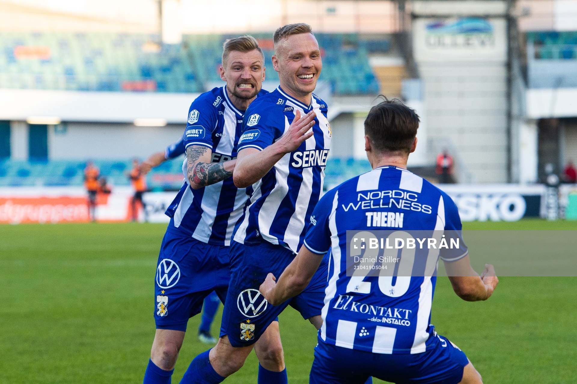 IFK Göteborgs Sebastian Eriksson Sebastian Eriksson jublar efter att Kolbeinn Sigthorsson (mitten) gjort 2-0 under fotbollsmatchen i Allsvenskan mellan IFK Göteborg och AIK den 19 april 2021 i Göteborg.