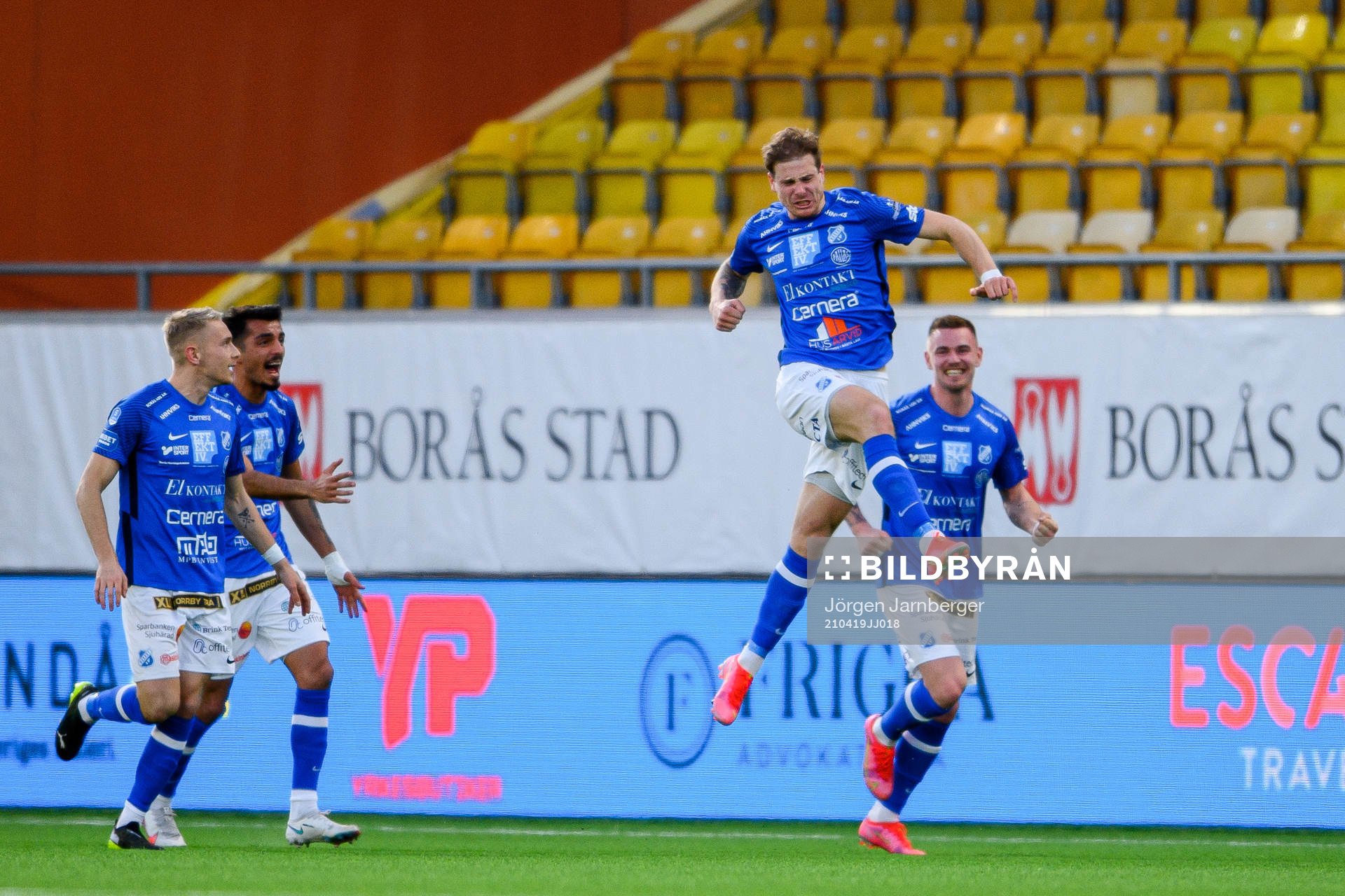Norrbys Nicklas Savolainen jublar efter 2-0 under fotbollsmatchen i Superettan mellan Norrby och Jönköpings Södra den 19 april 2021 i Borås.