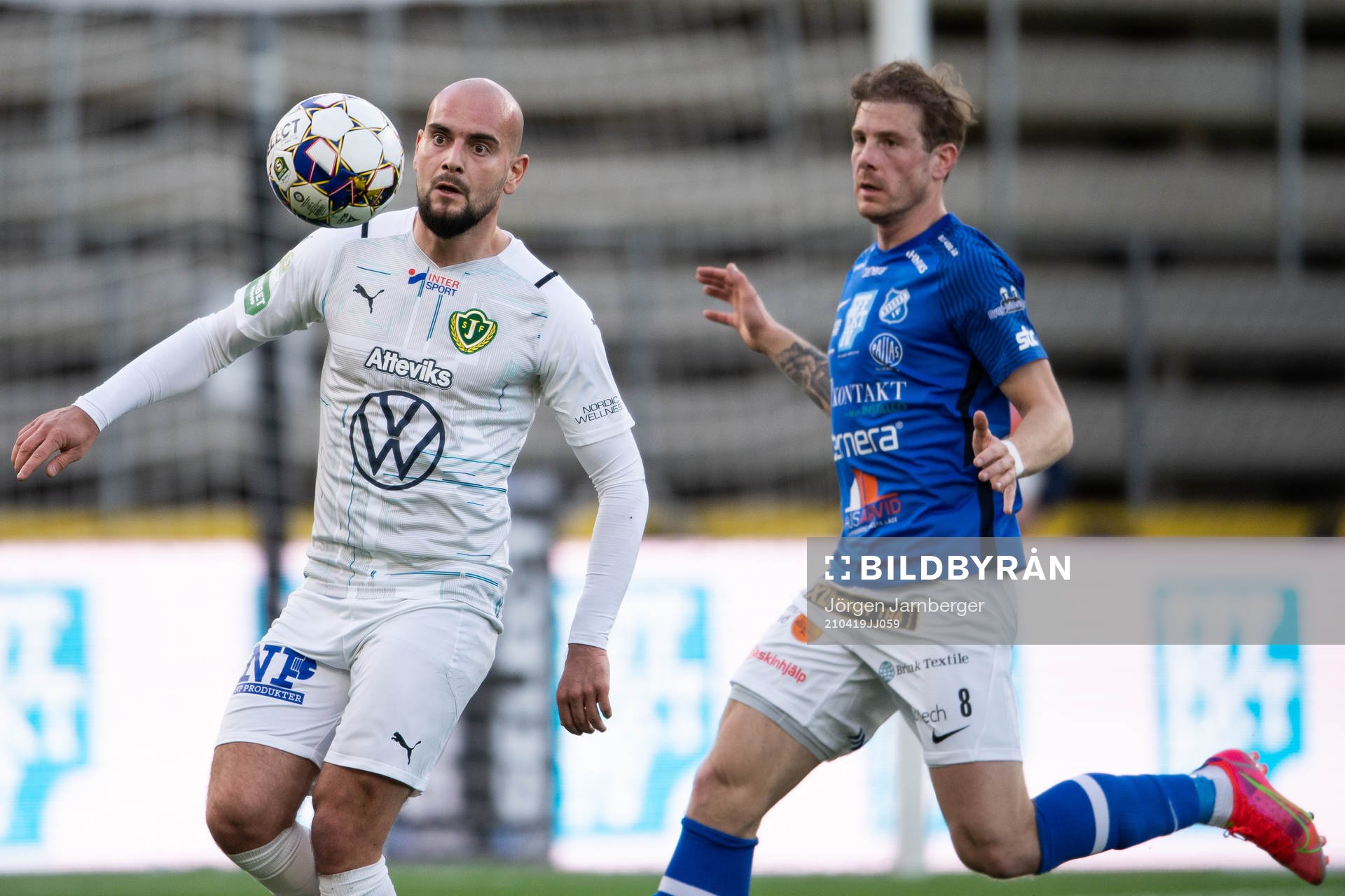 Jönköpings Perparim Beqaj och Norrbys Nicklas Savolainen