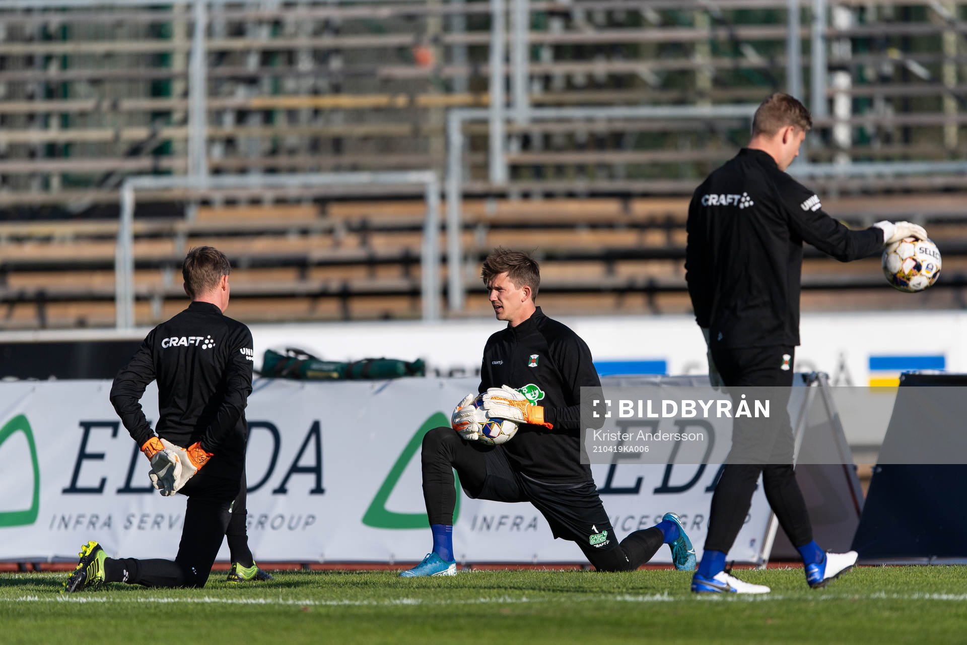Varbergs målvakt August Strömberg före fotbollsmatchen i