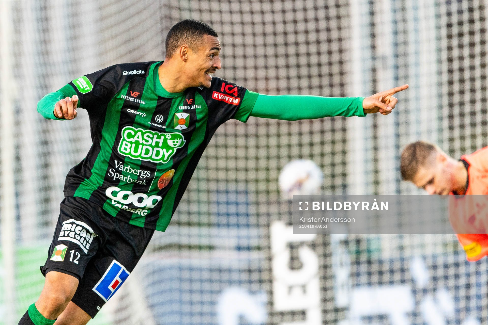 Varbergs Simon Karlsson Adjei jublar