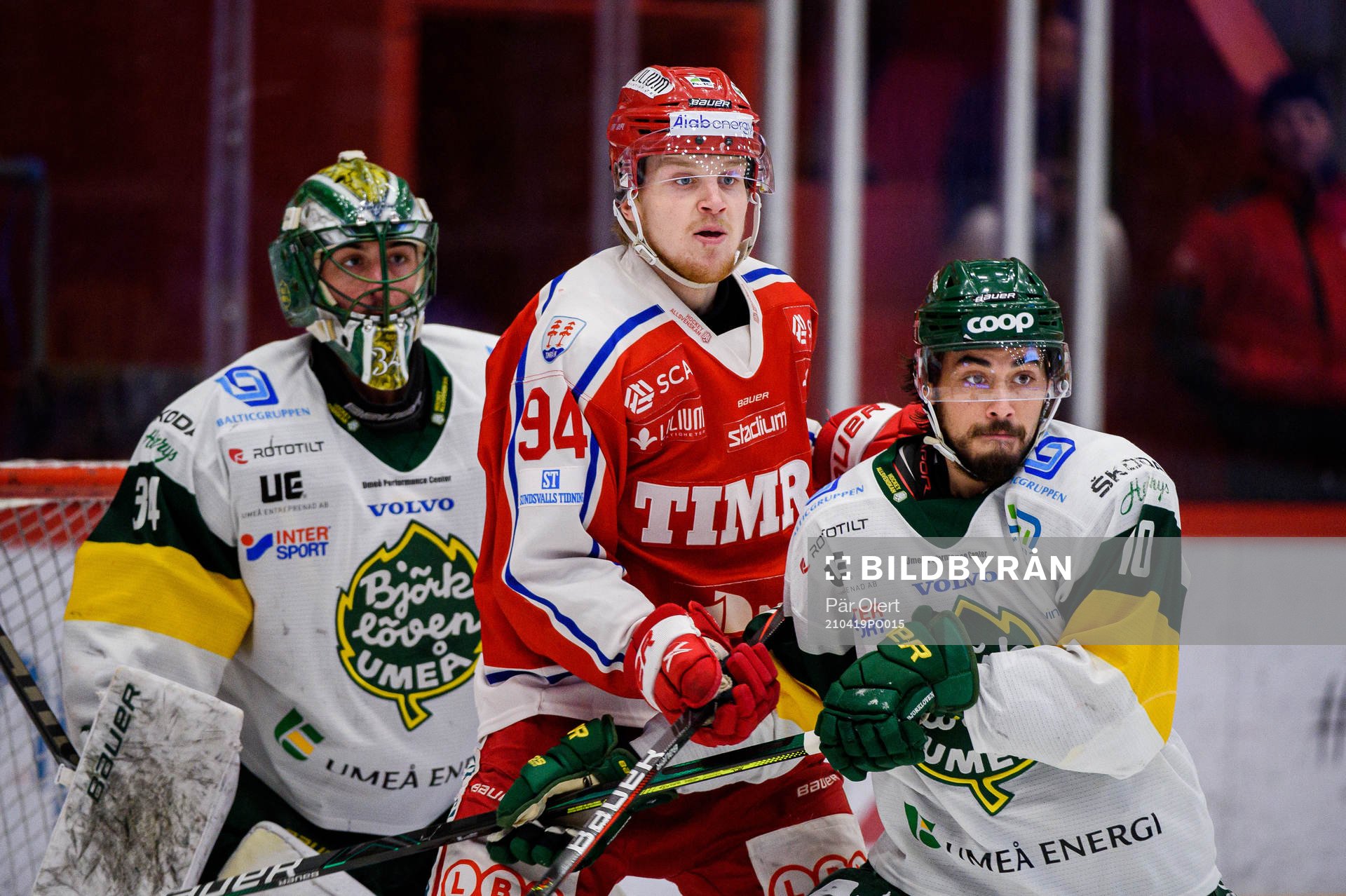 Timrås Sebastian Hartmann oroar framför Björklövens
