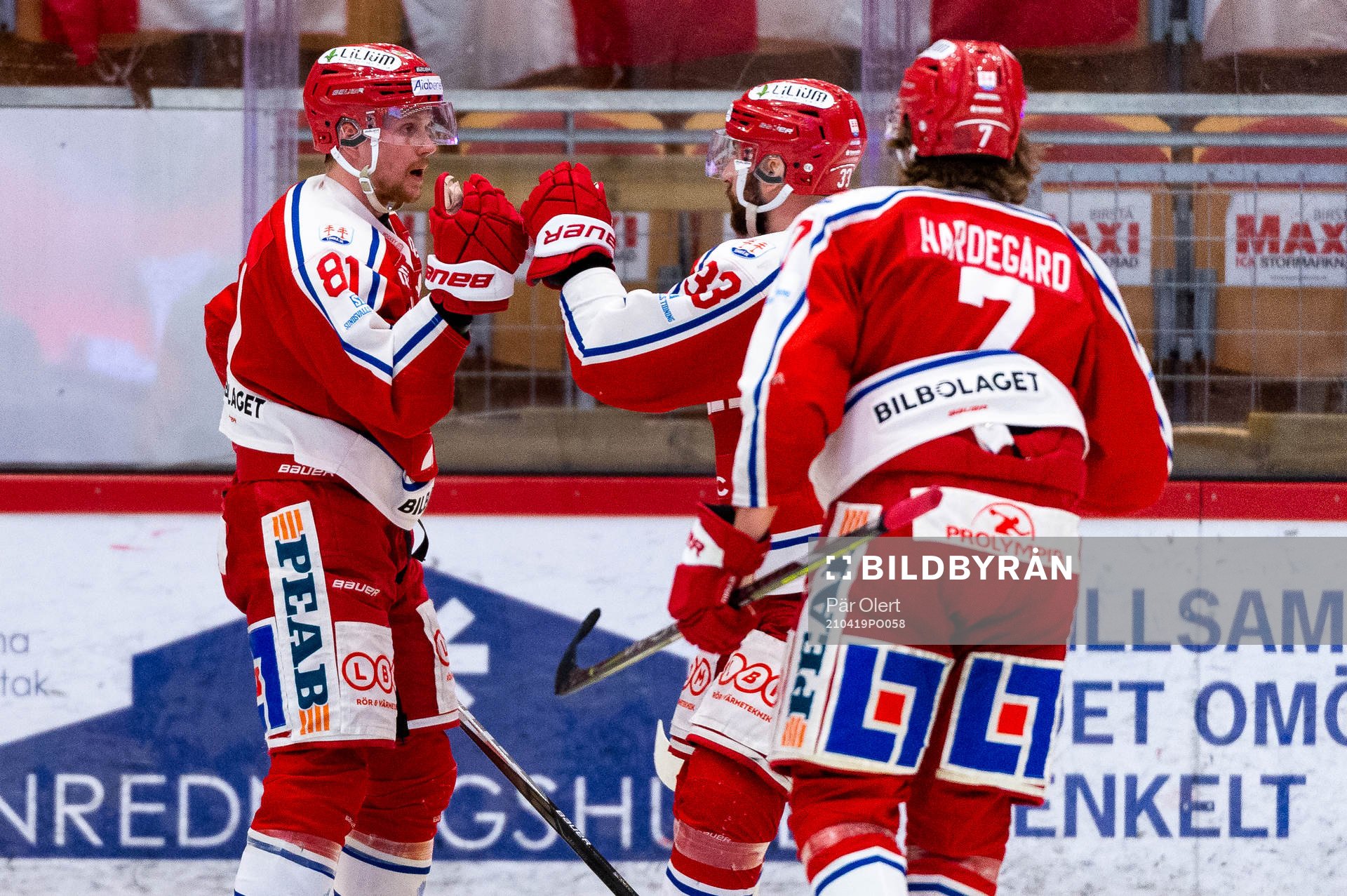 Timrås Jens Lööke och Albin Lundin jublar