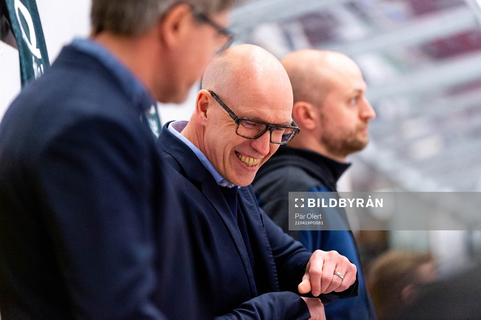 Timrås tränare Fredrik Andersson jublar