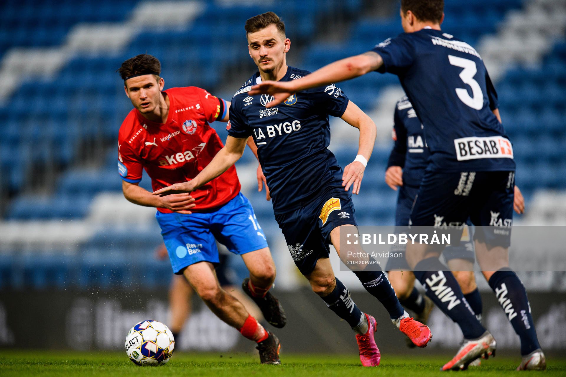 Örgrytes Ajdin Zeljkovic och Helsingborgs Wilhelm Loeper